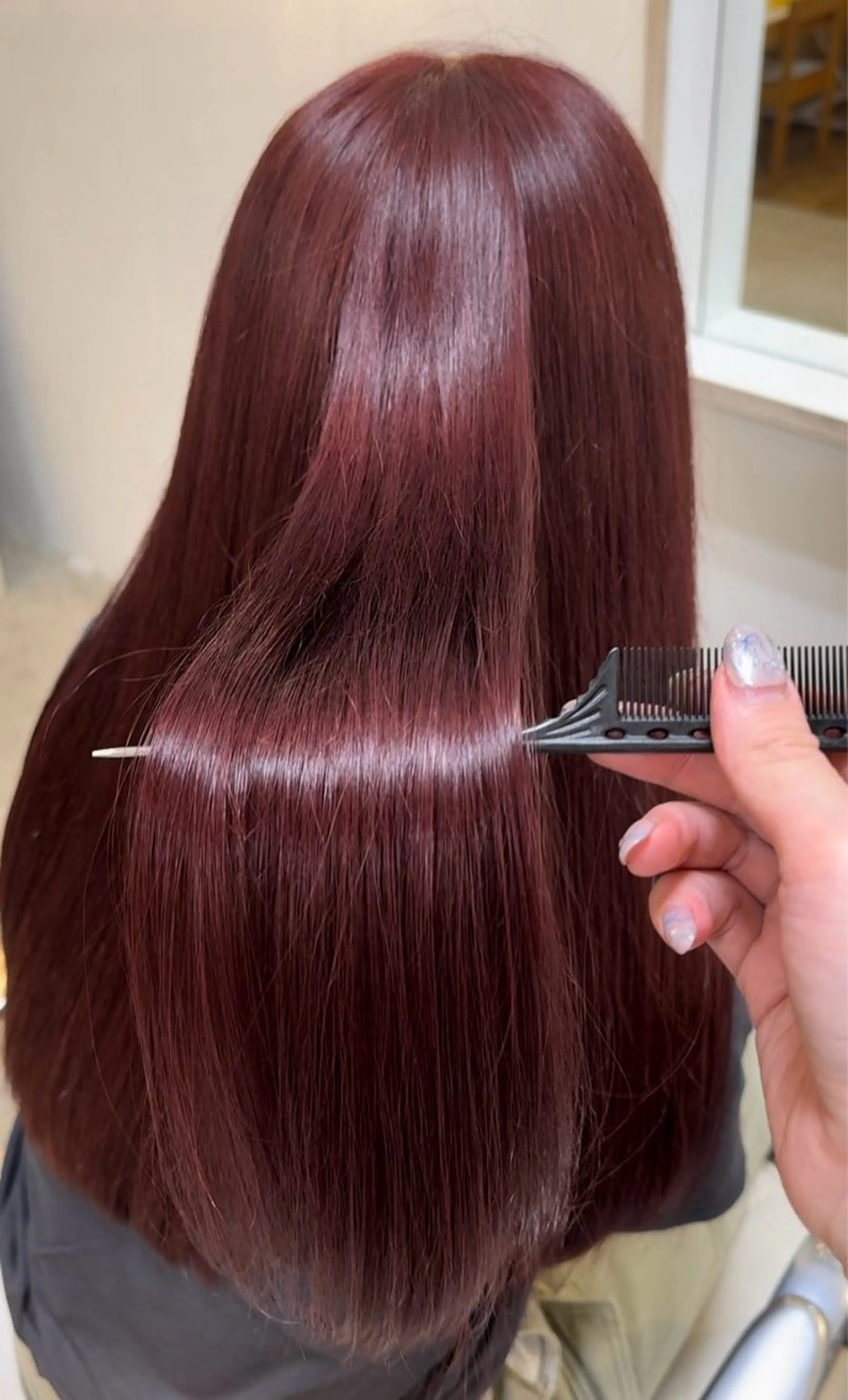 カラー 【YOKE】　西田 乃那のヘアスタイル