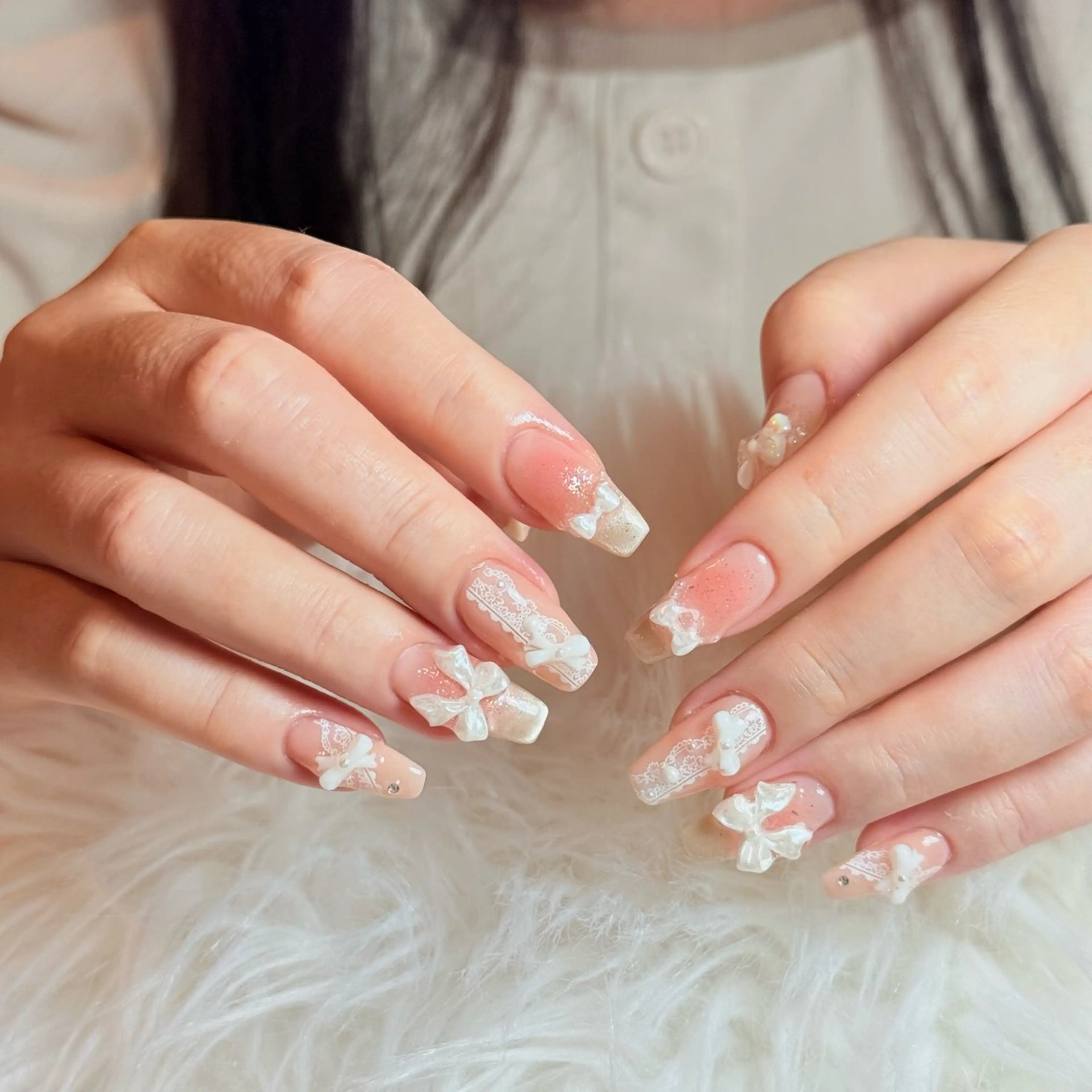 ネイル チークネイル フレンチネイル グラデーション キラキラネイル 韓国ネイル ハンドネイル Risa_ Nailのネイルデザイン