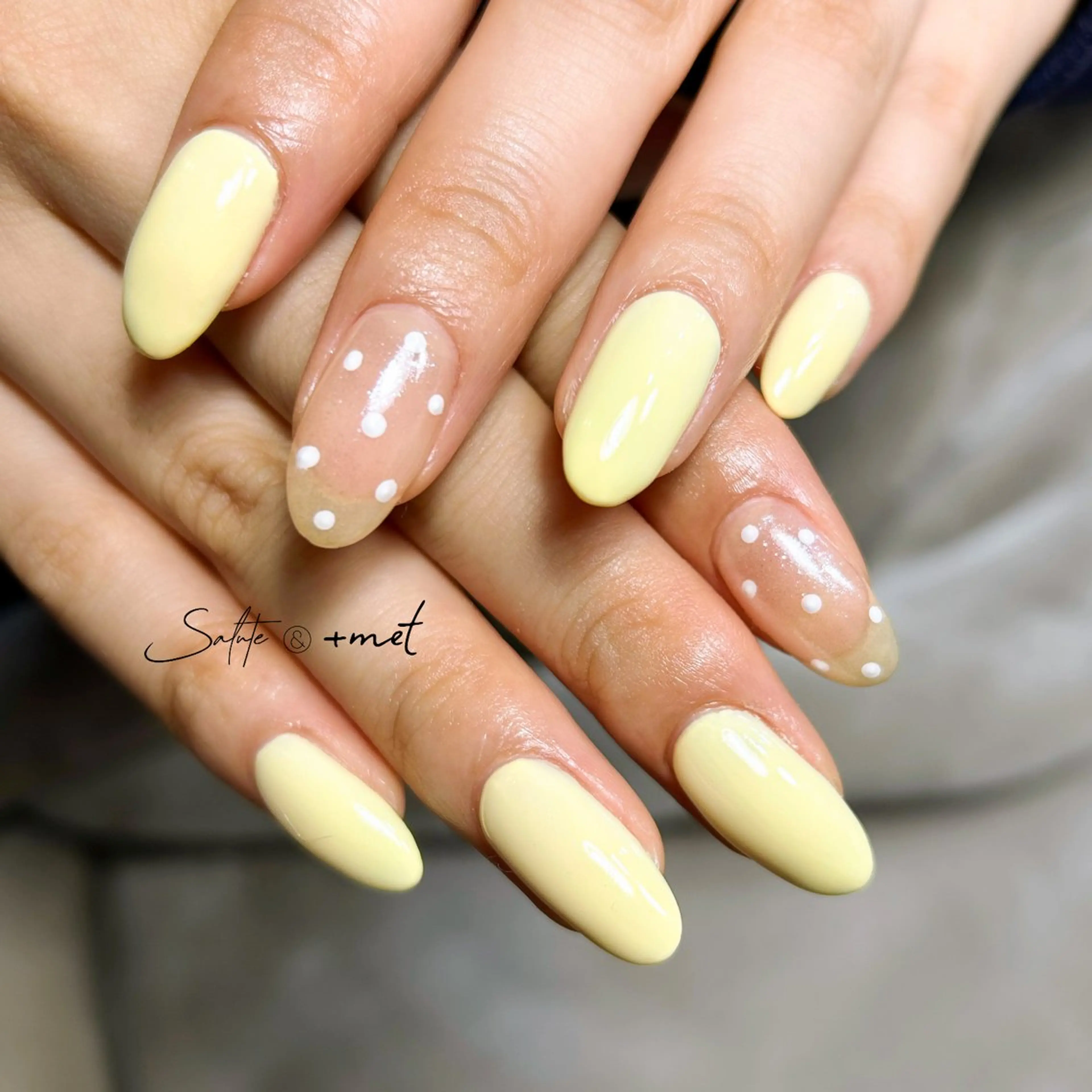 ネイル アートネイル ドット ジェルネイル ガーリー ワンカラーネイル ハンドネイル 渋谷 怜奈のネイルデザイン