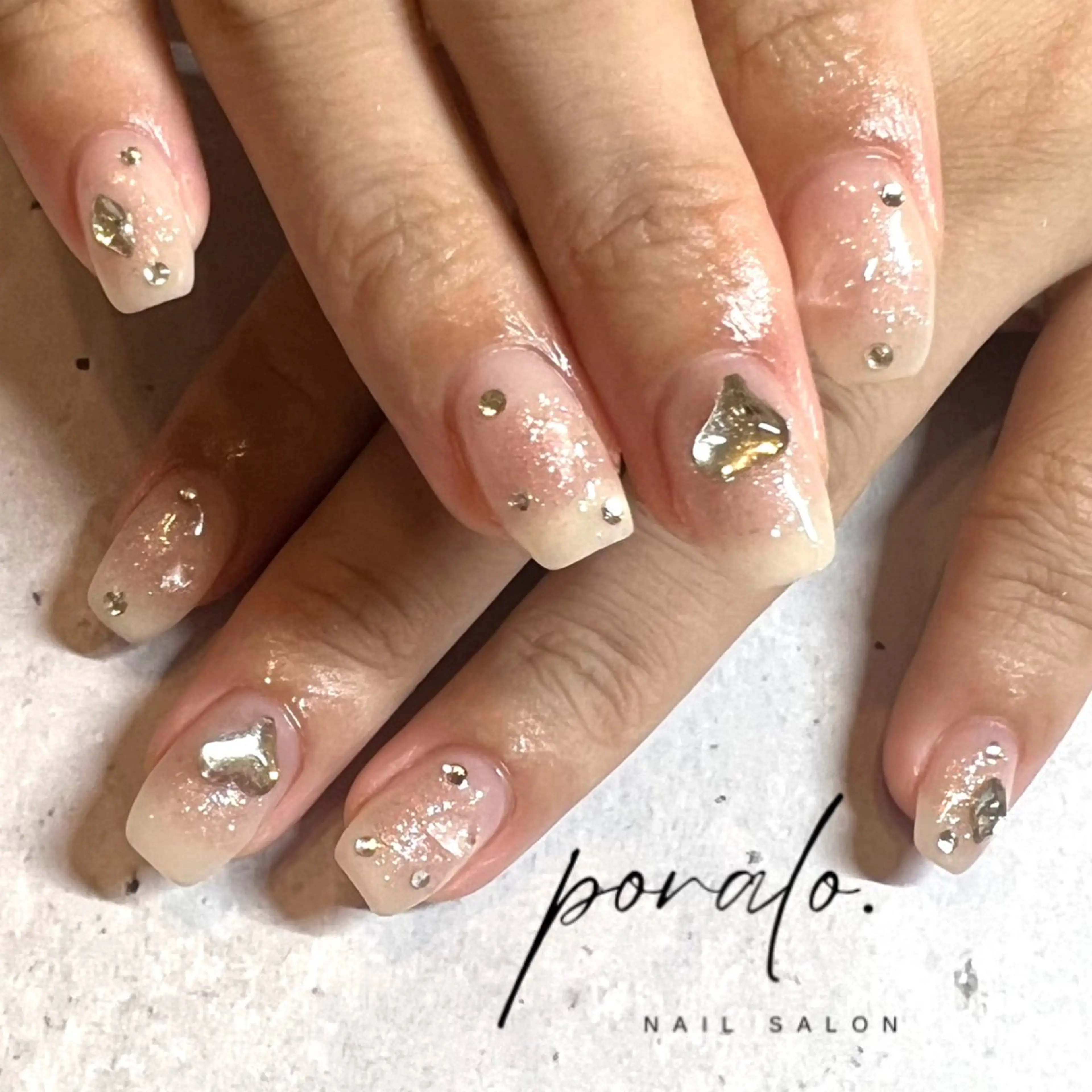 ミディアム ハンドネイル nail salon poraloのネイルデザイン