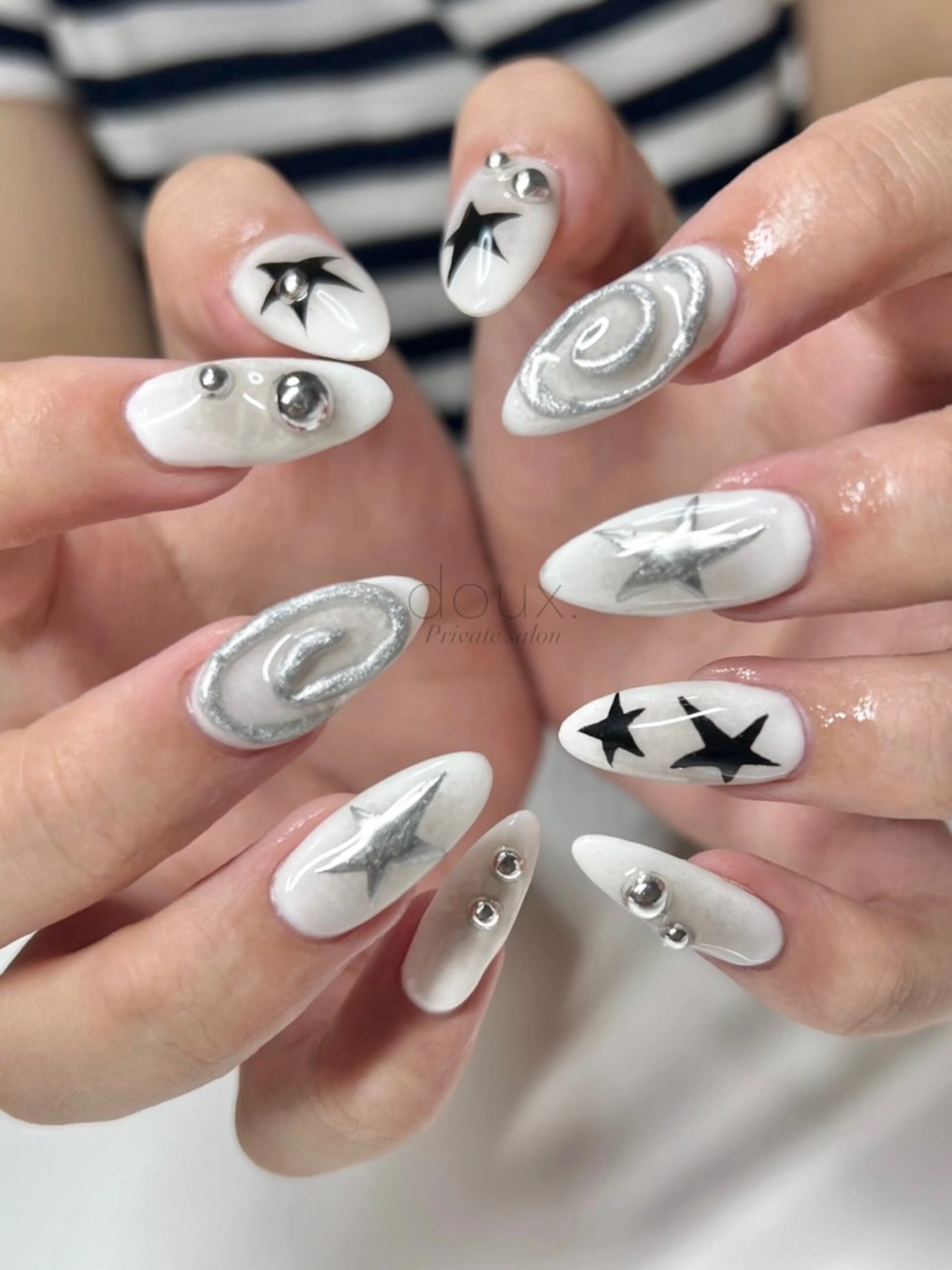 ネイル チークネイル フットネイル 韓国ネイル ミラーネイル 夏ネイル ハンドネイル doux. nailのネイルデザイン