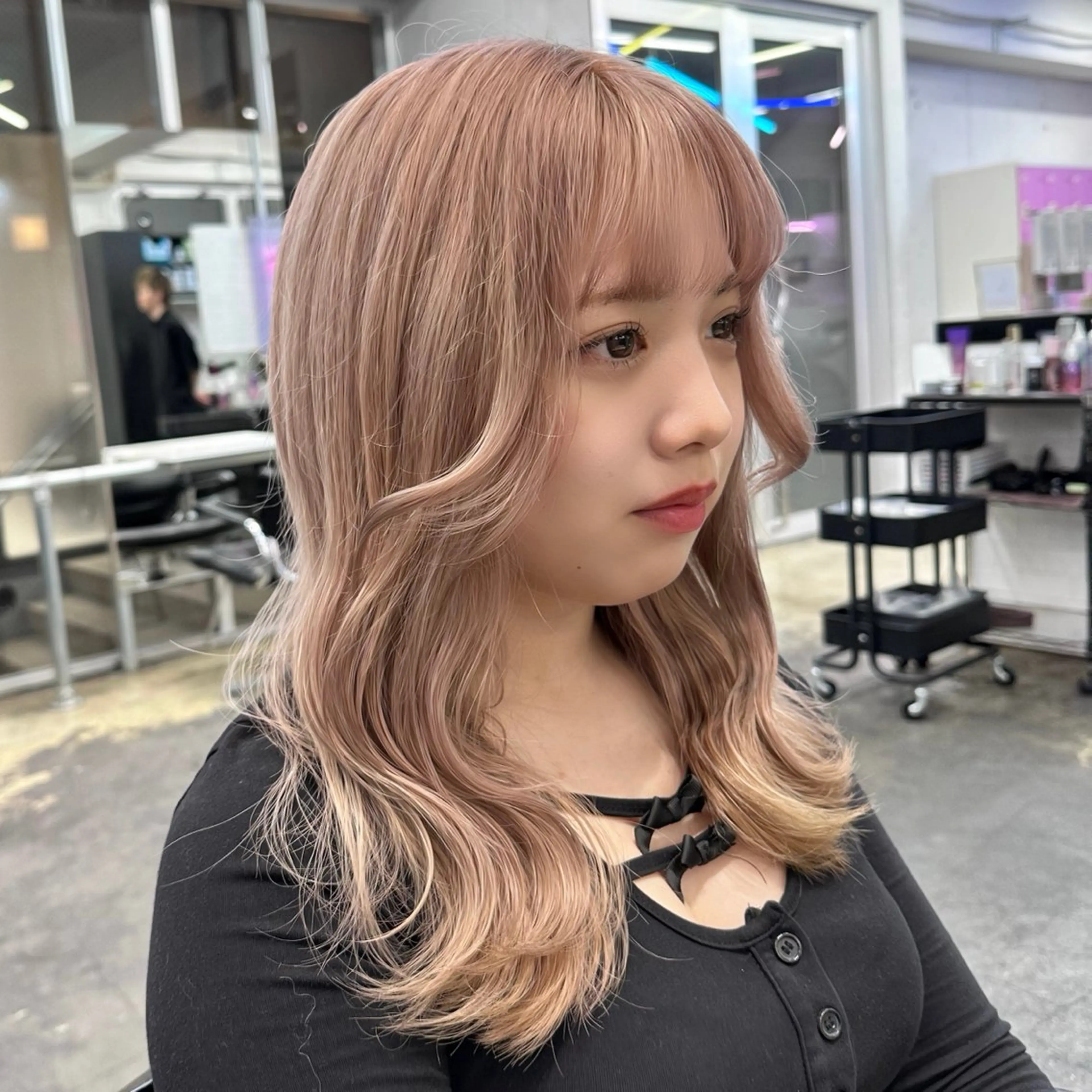 ミディアム カラー ヘアアレンジ ベージュカラー ホワイトベージュ 🥀モテ暖色× エクステ🥀あかりのヘアスタイル