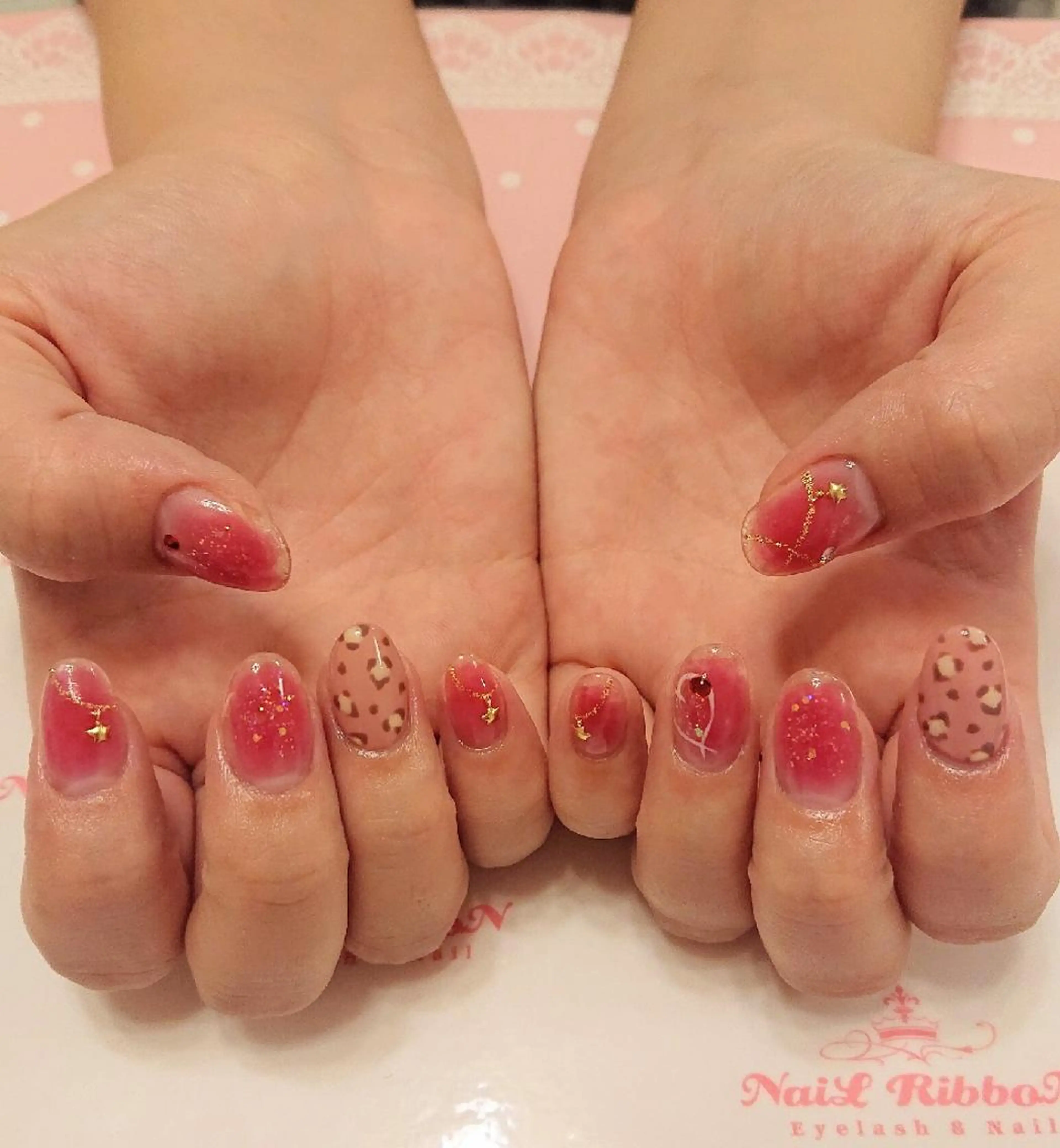 ネイル ネイルリボン 受付スタッフのネイルデザイン