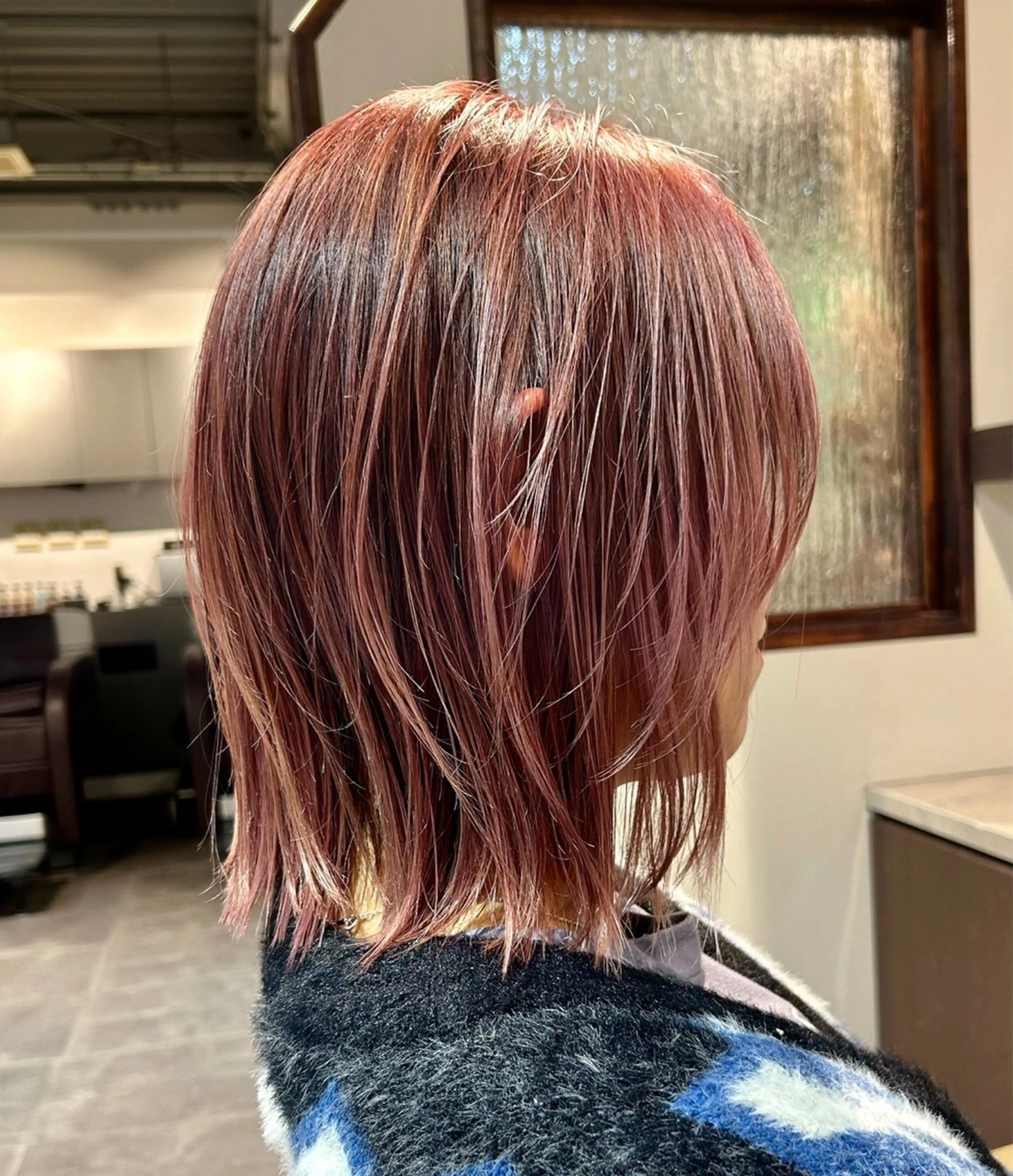 ミディアム 襟川 彩奈のヘアスタイル