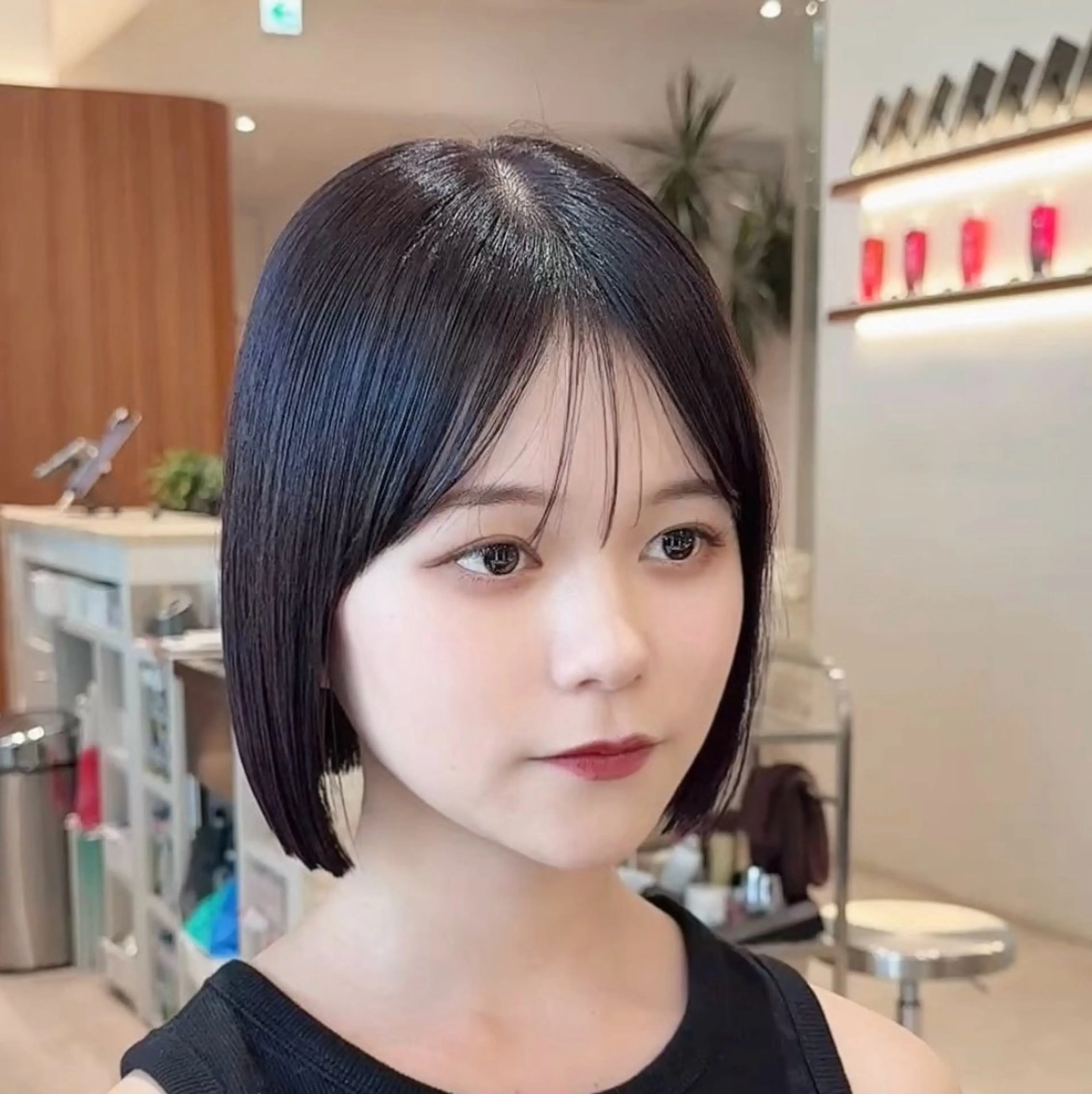 ミディアム カラー 切りっぱなしボブ ショートボブ ボブレイヤー 透明感カラー ボブ カット ヘアカラー トリートメント 田中航平/渋谷ボブ/ レイヤーボブのヘアスタイル