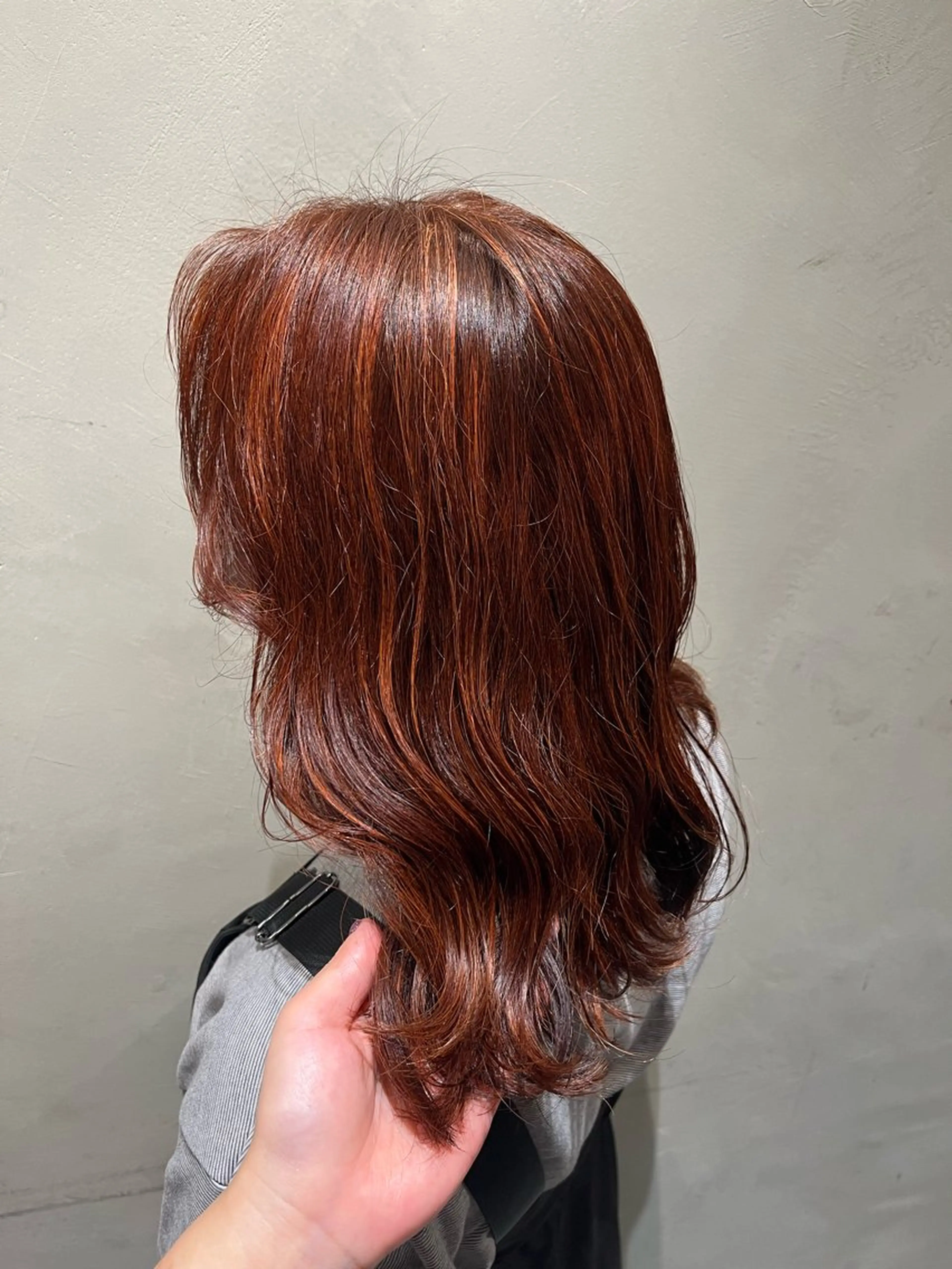 ミディアム カラー ブラウンカラー ハイライトカラー オレンジ オレンジブラウン ハイライト 志賀 楓のヘアスタイル