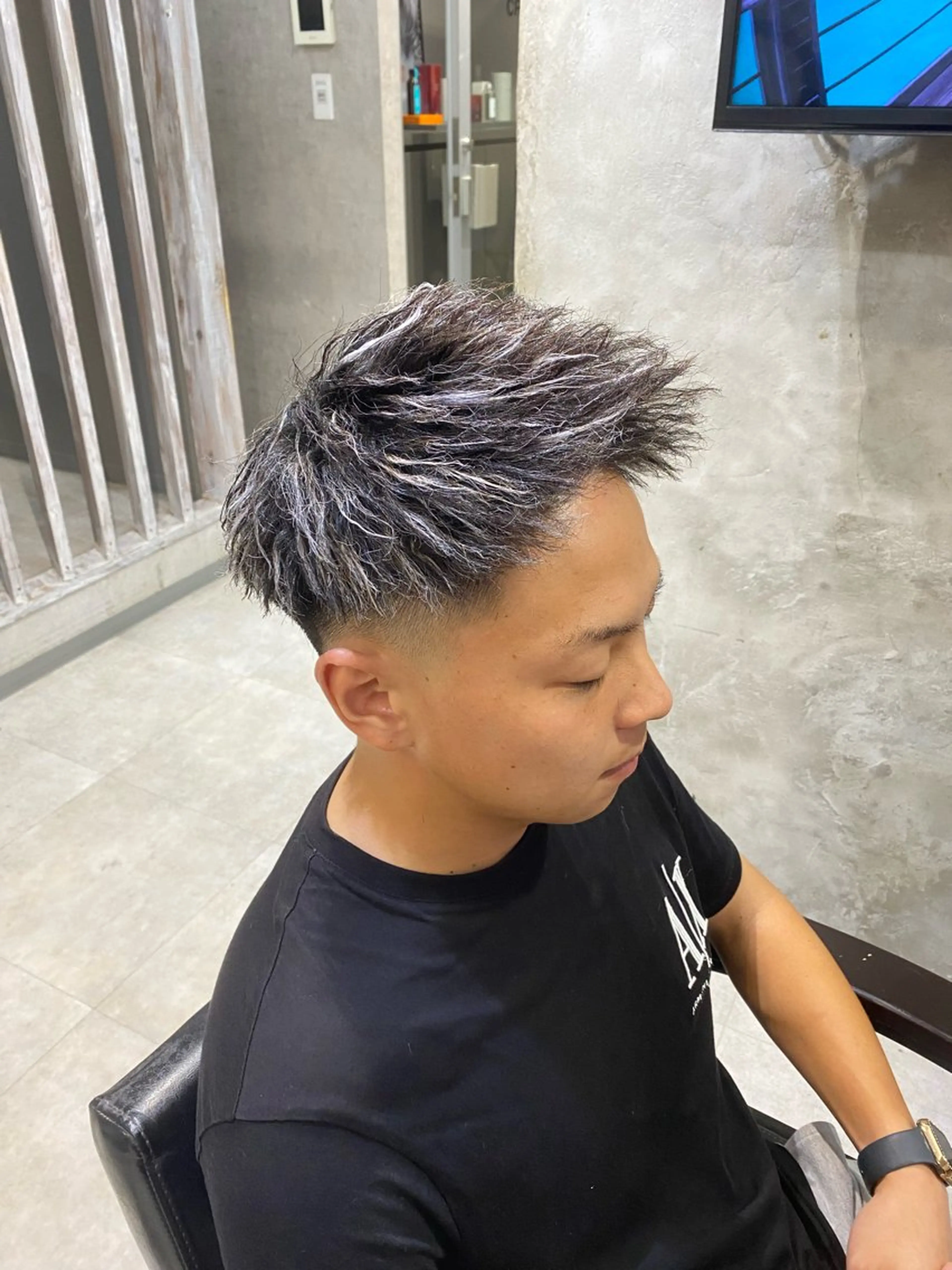 ショート カラー パーマ ハイライトカラー ハイライト ツイストパーマ カット ヘアカラー パーマ 🐉『メンズ美容師』 吉田龍星🐉のヘアスタイル