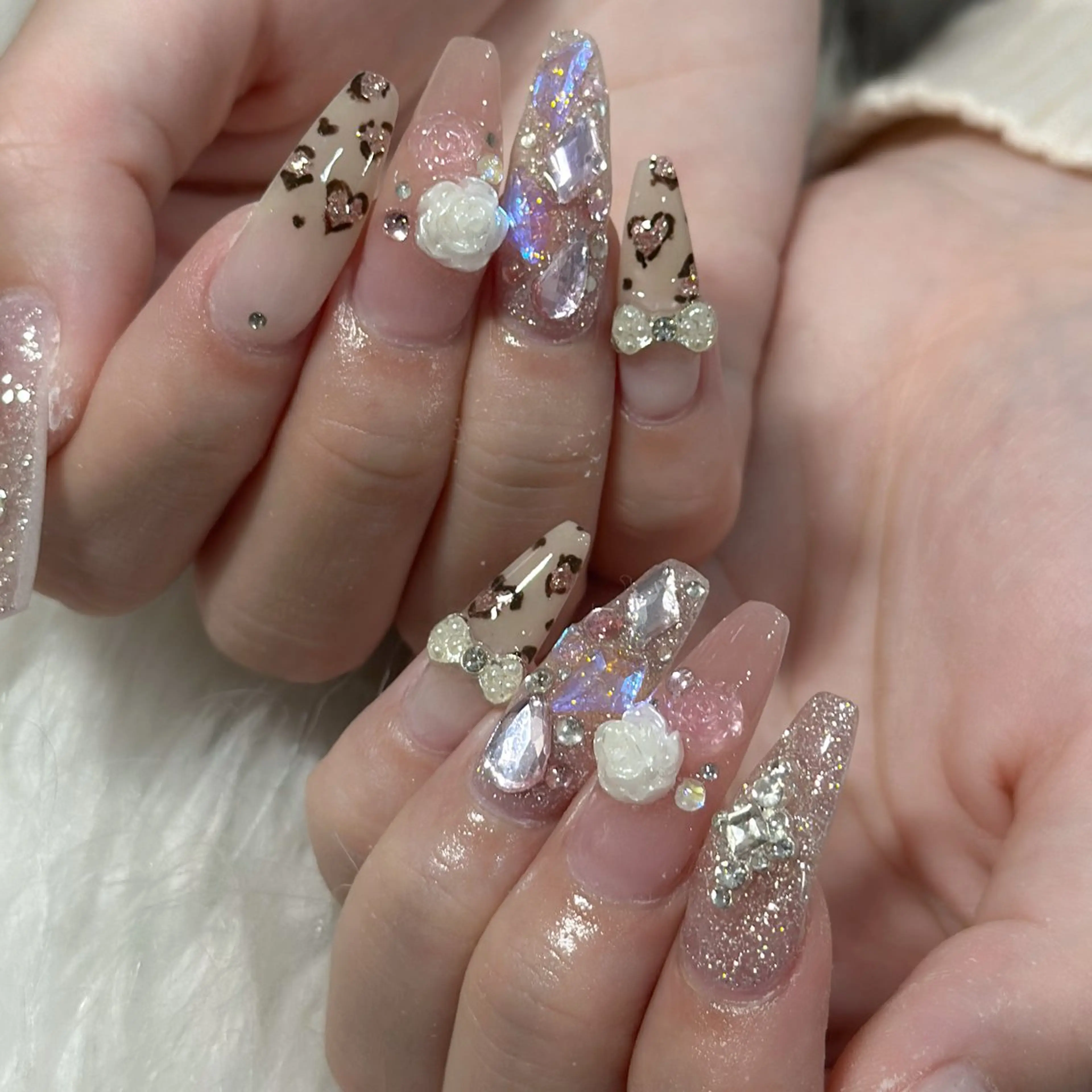 ネイル ハンドネイル フットネイル LAVISH nanamiのネイルデザイン