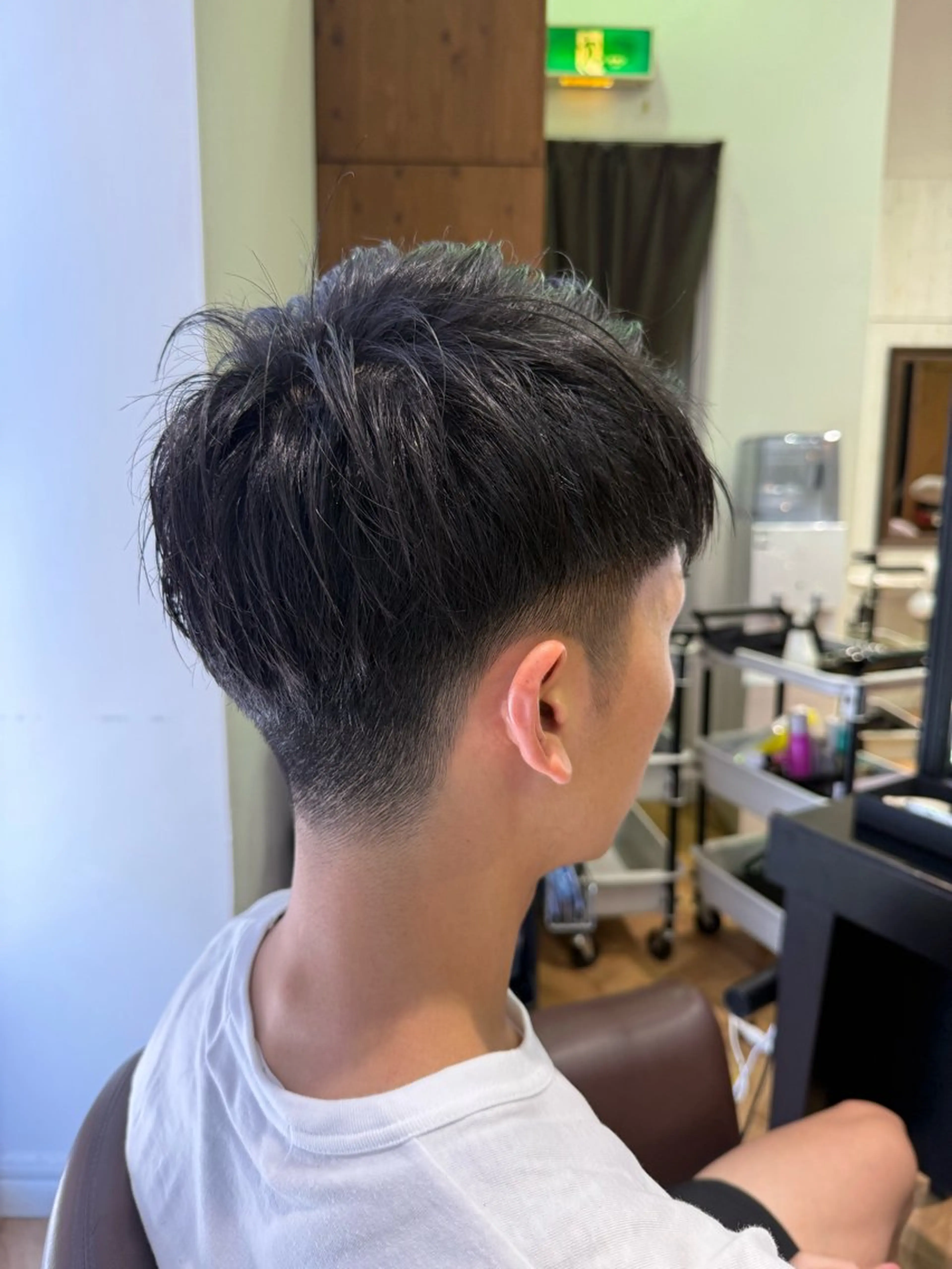 ショート メンズ 刈り上げ 溝口 槙里也のヘアスタイル