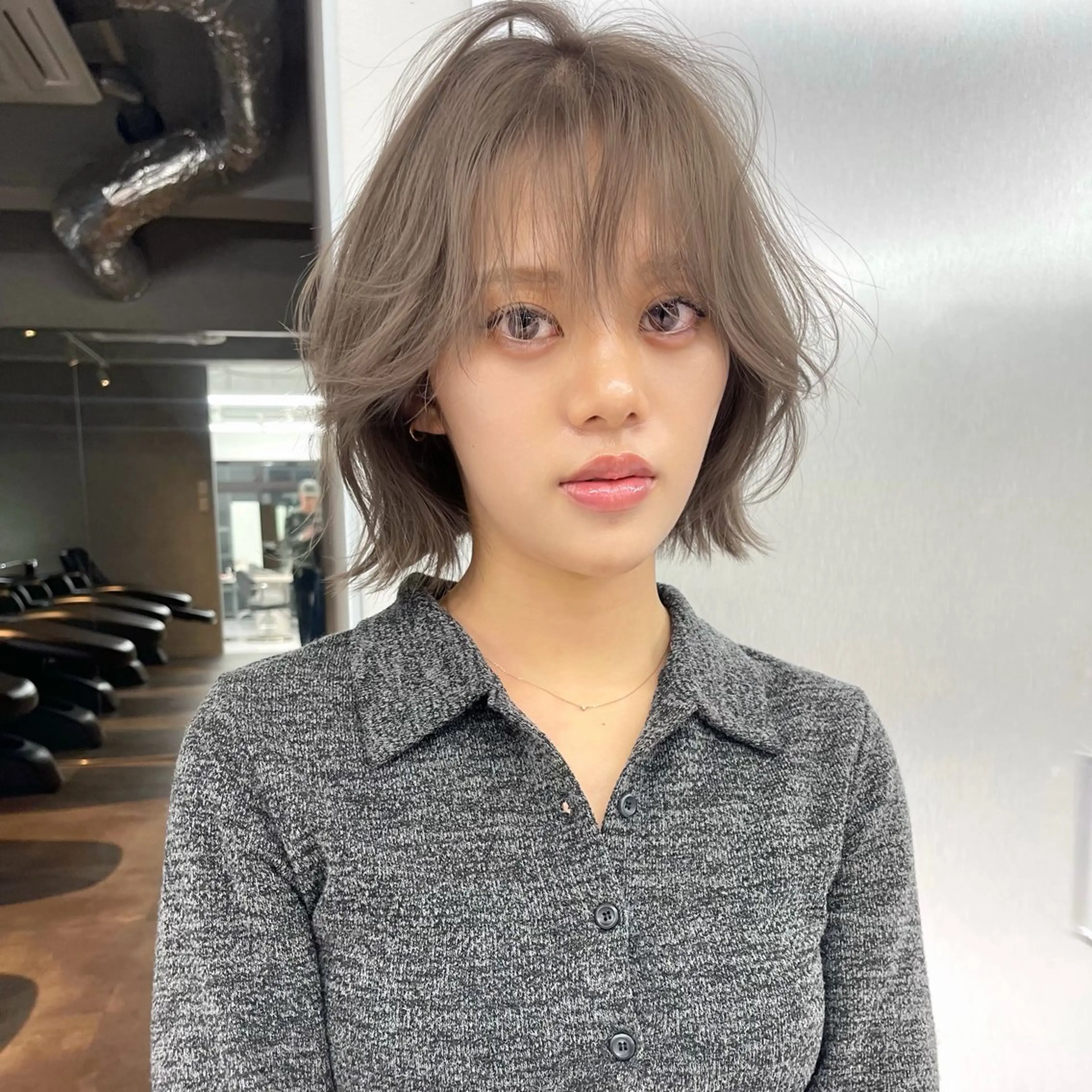 ミディアム カラー ベージュカラー ブリーチ ケアブリーチ デザインカラー ダブルカラー カット ヘアカラー トリートメント TATSUブリーチ/ ミルクティーベージュのヘアスタイル