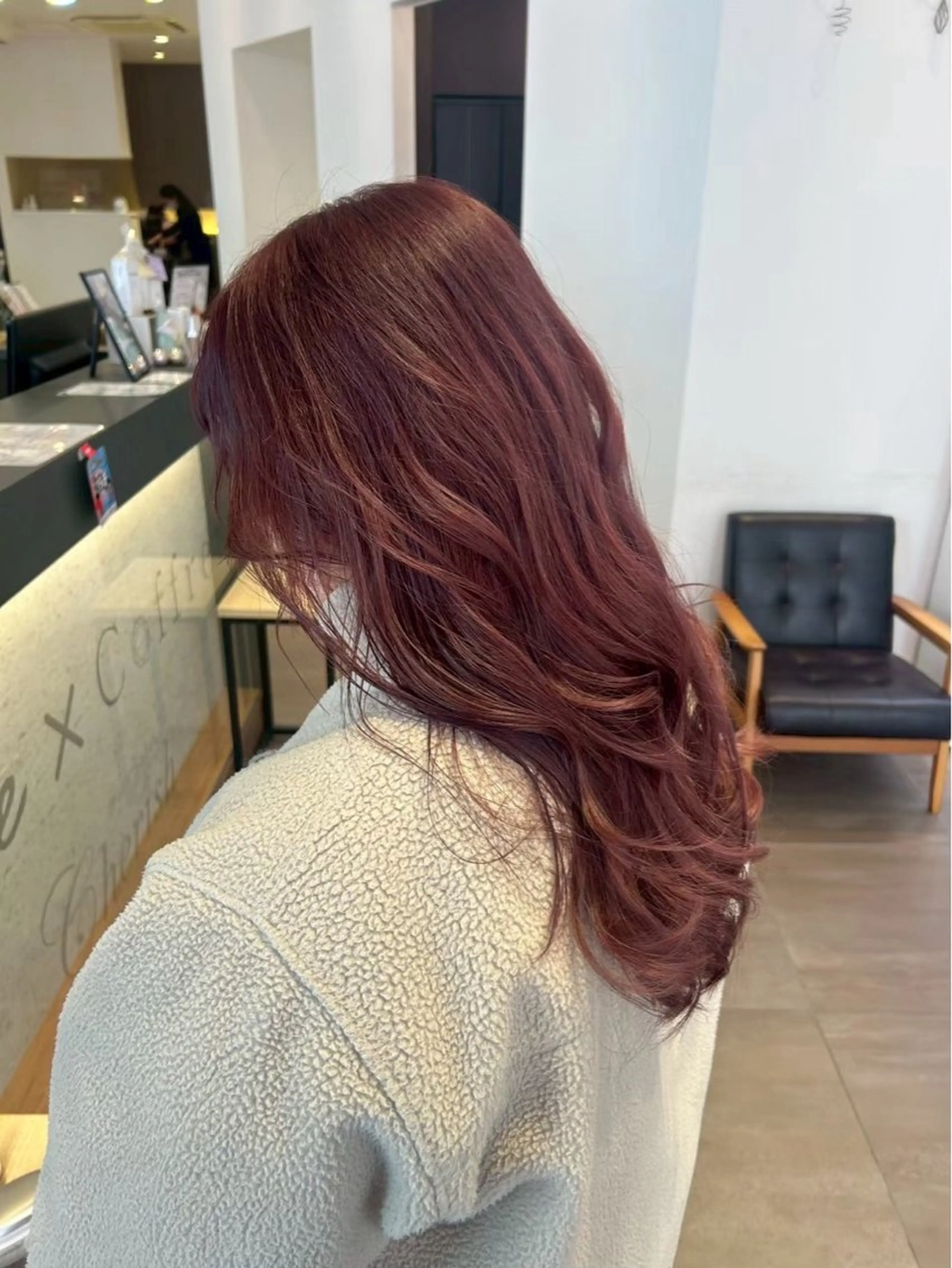 ロング カラー 大園 佳怜のヘアスタイル