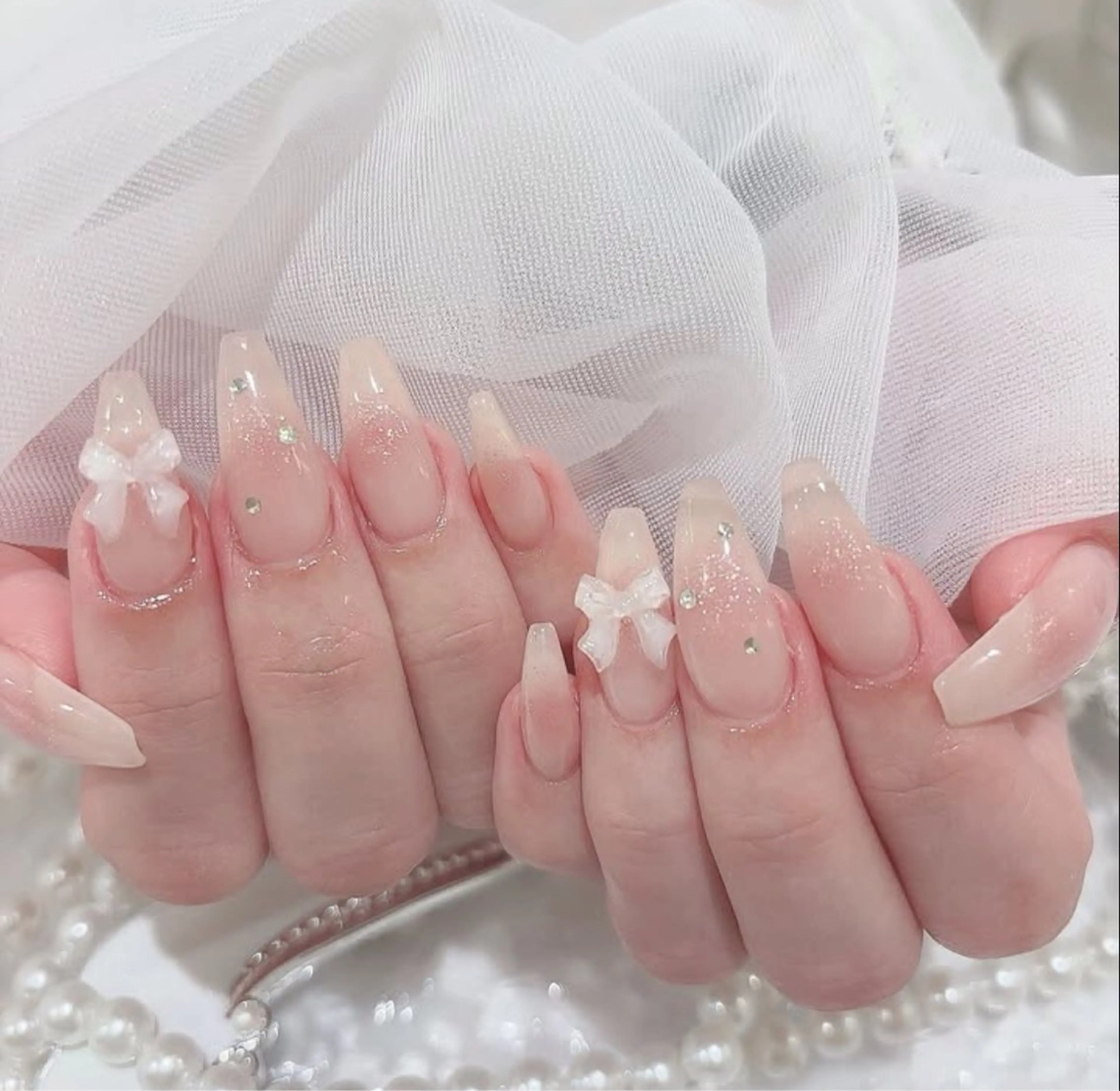 ネイル 長さ出し グラデーション キラキラネイル 韓国ネイル ラメ(グリッター) ハンドネイル ハンドケア Chisa Nail Studio所属・チ サのネイルデザイン