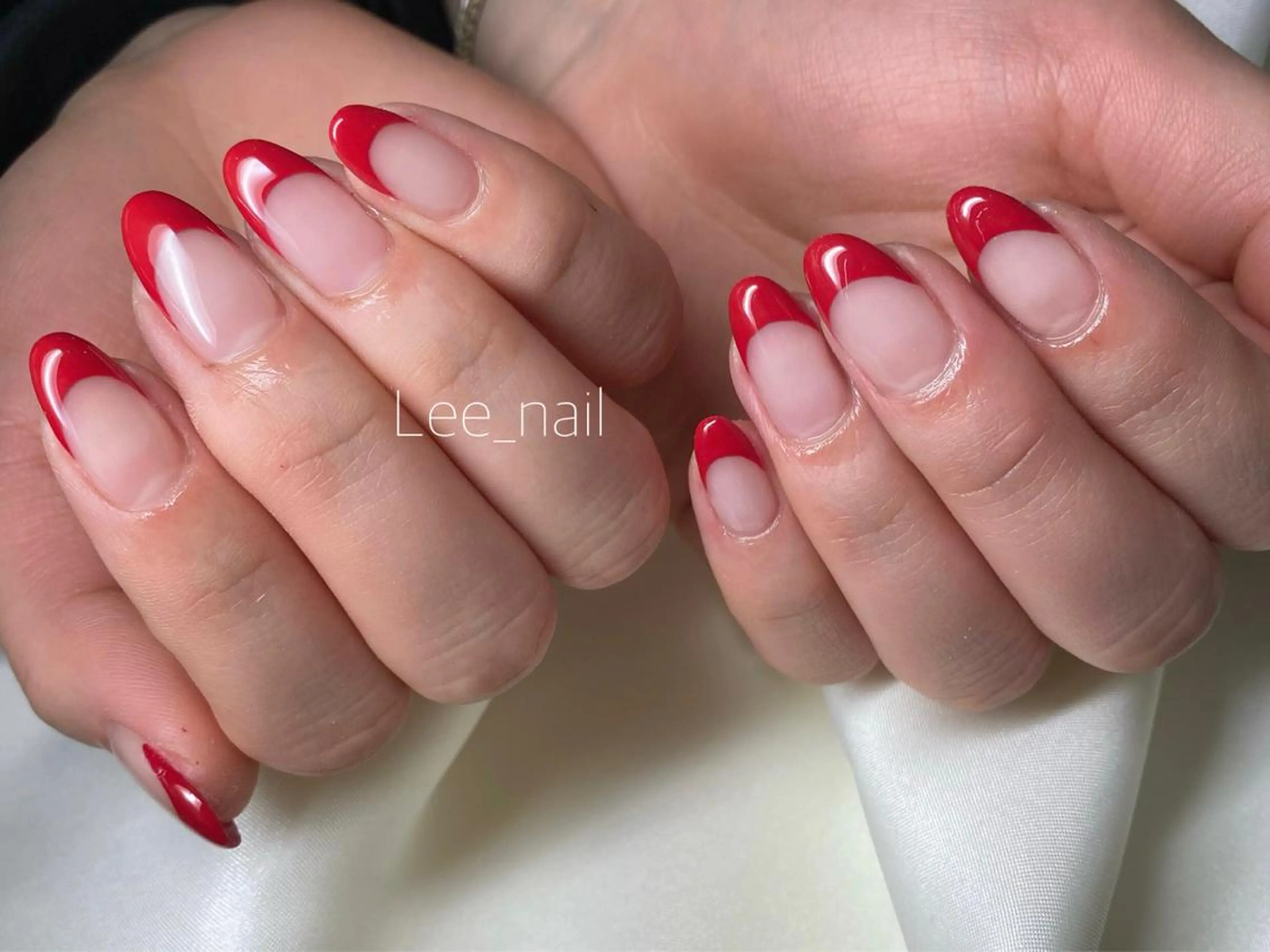 ネイル クリアネイル フレンチネイル 赤色 ハンドネイル Lee_ nailのネイルデザイン