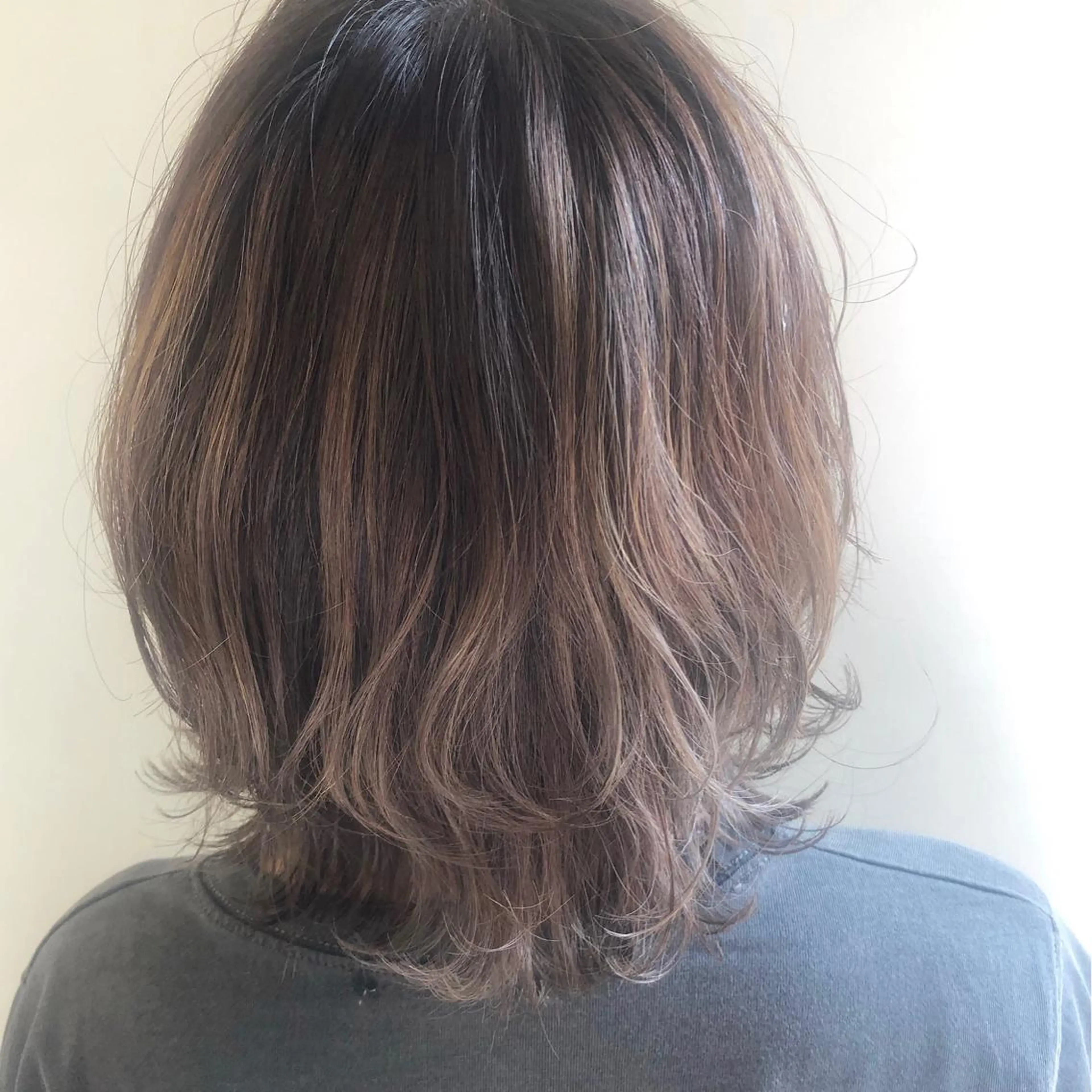 ミディアム カラー グラデーションカラー カット ヘアカラー 齋藤 咲のヘアスタイル