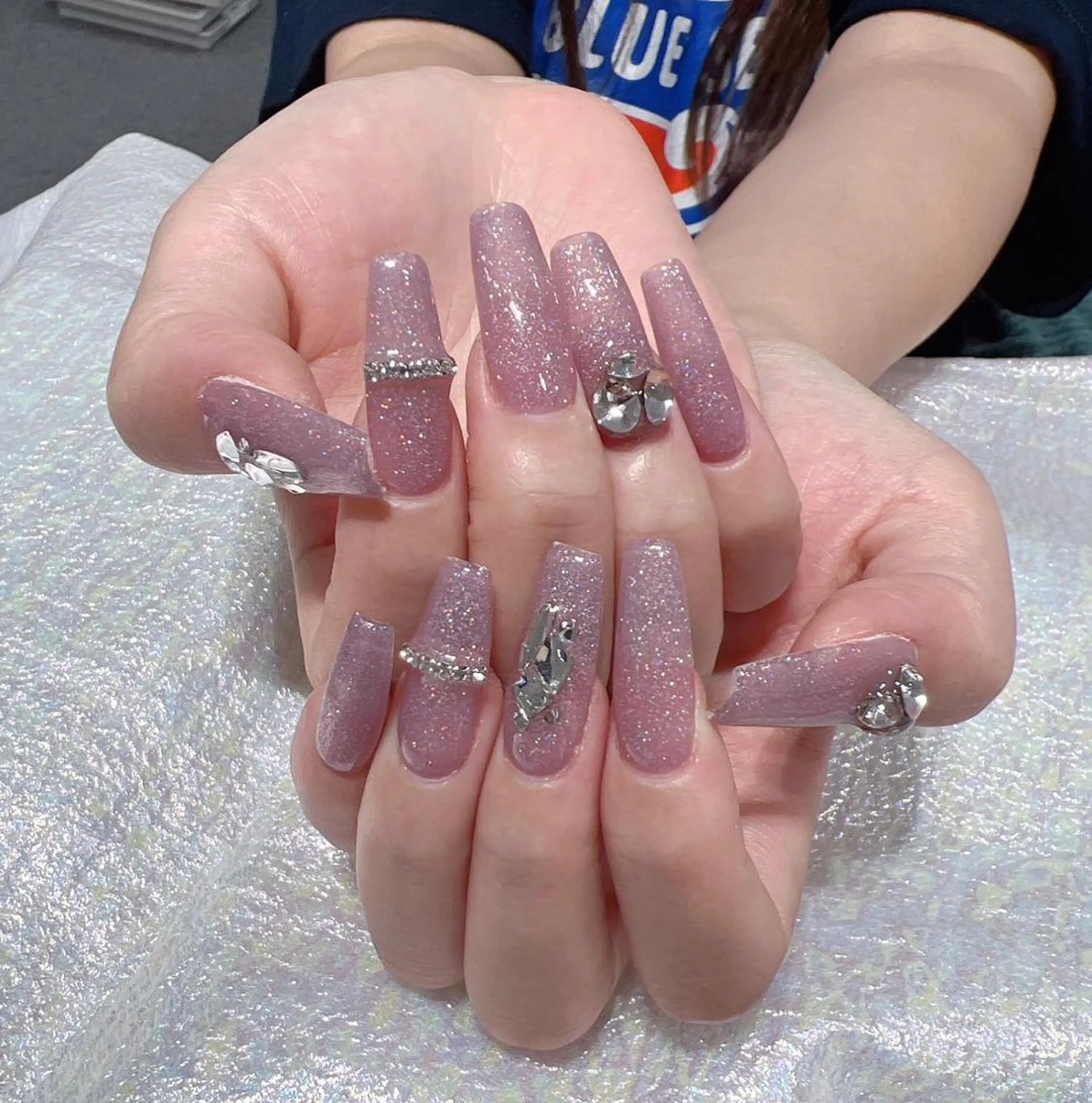 ネイル 長さ出し ネイルチップ Queens テイのネイルデザイン