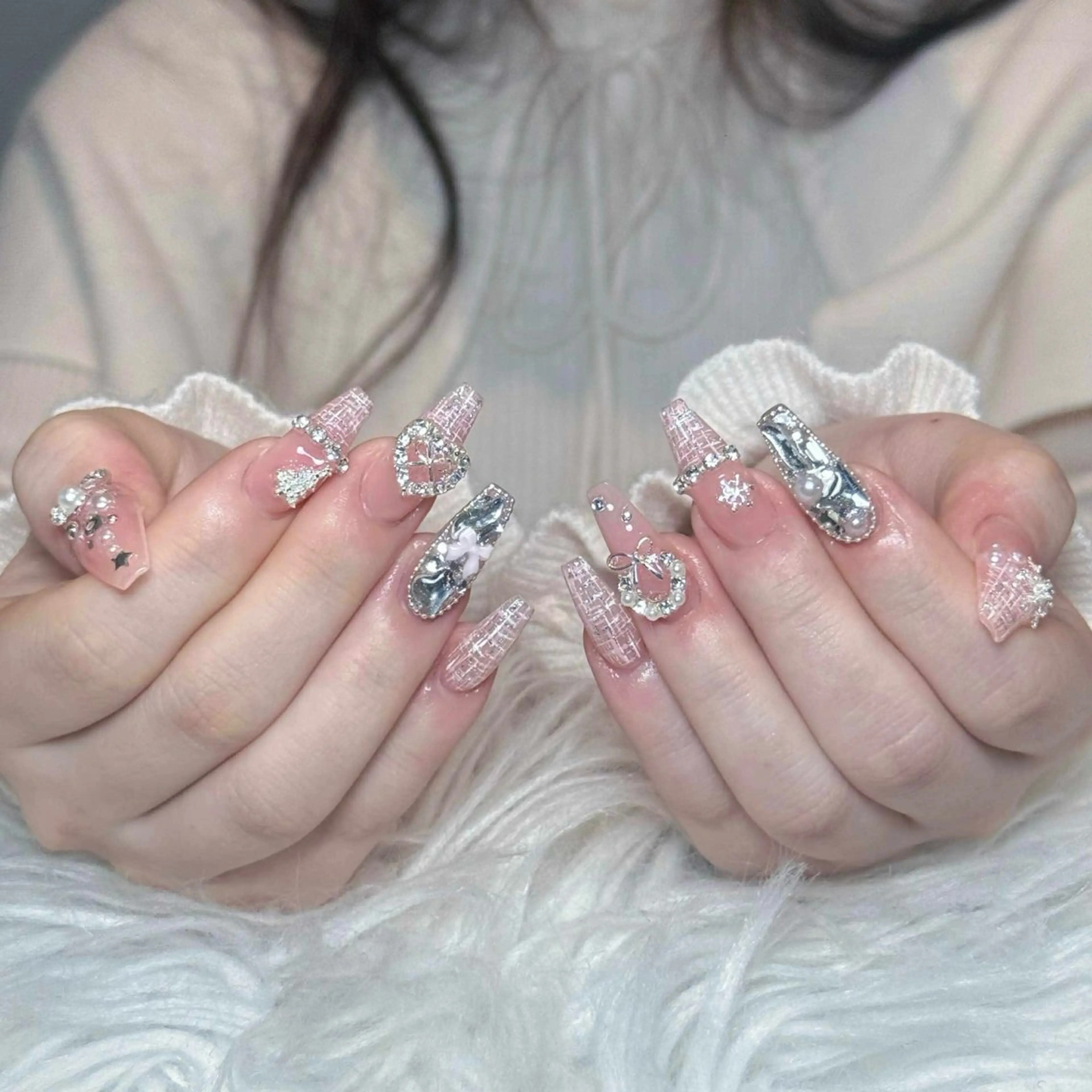 ネイル オーロラネイル ボルドー ブラウン 氷ネイル・うるうるネイル キラキラネイル ハンドネイル Julli NailStudioのネイルデザイン