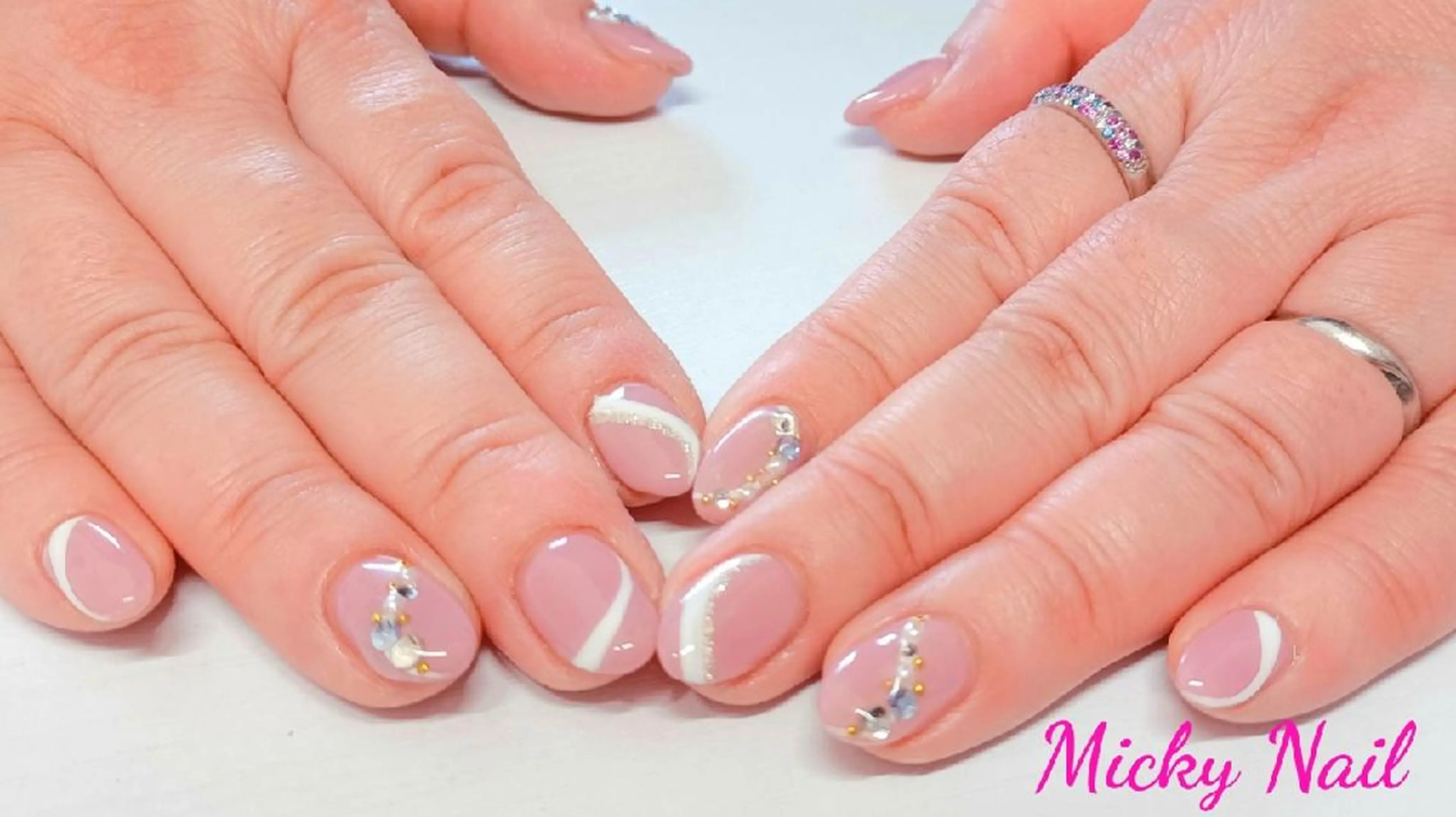 ネイル ピンク ストーンネイル Micky nail chikushinoのネイルデザイン