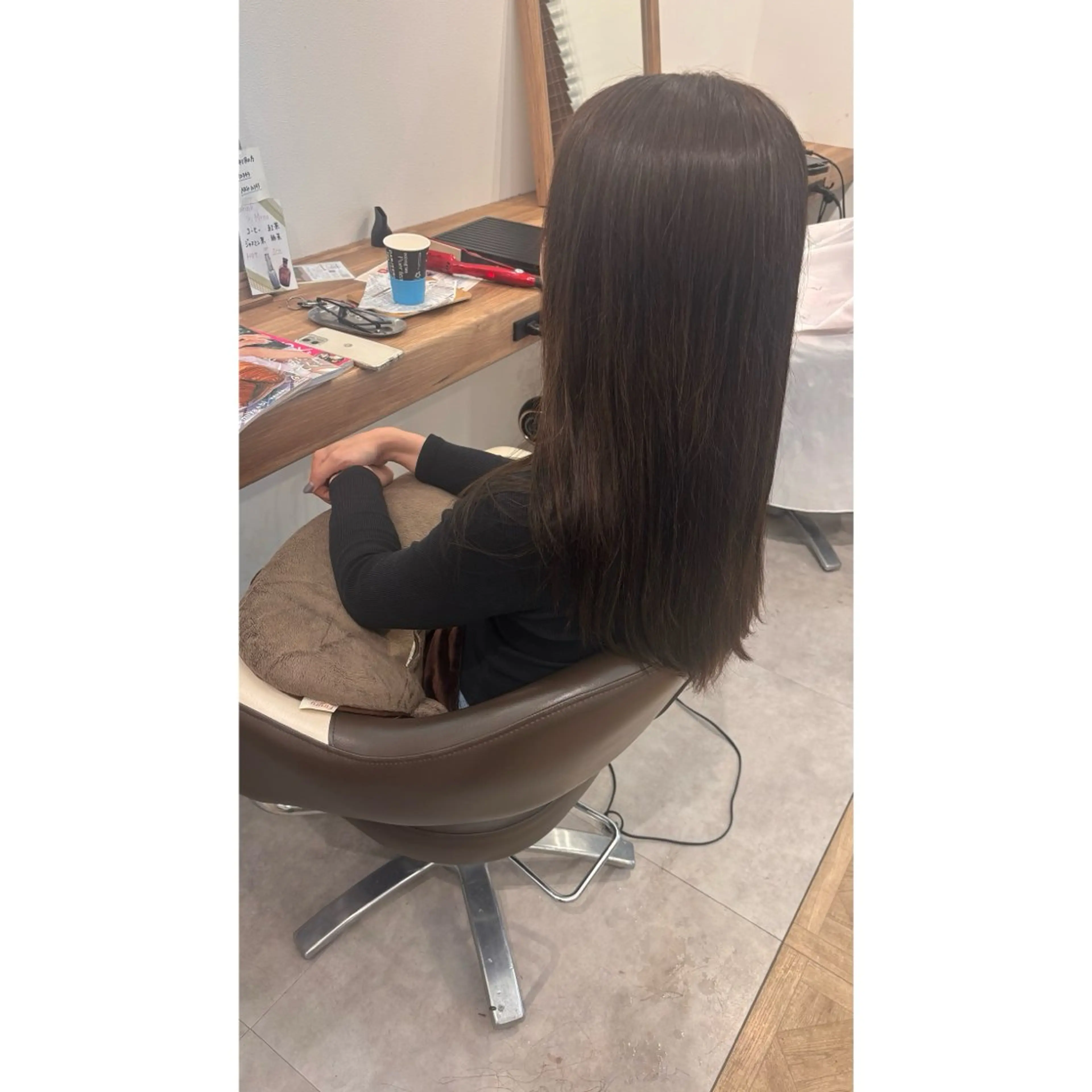 ロング カラー ベージュカラー オリーブベージュ ヘアカラー トリートメント 阿部 美咲のヘアスタイル