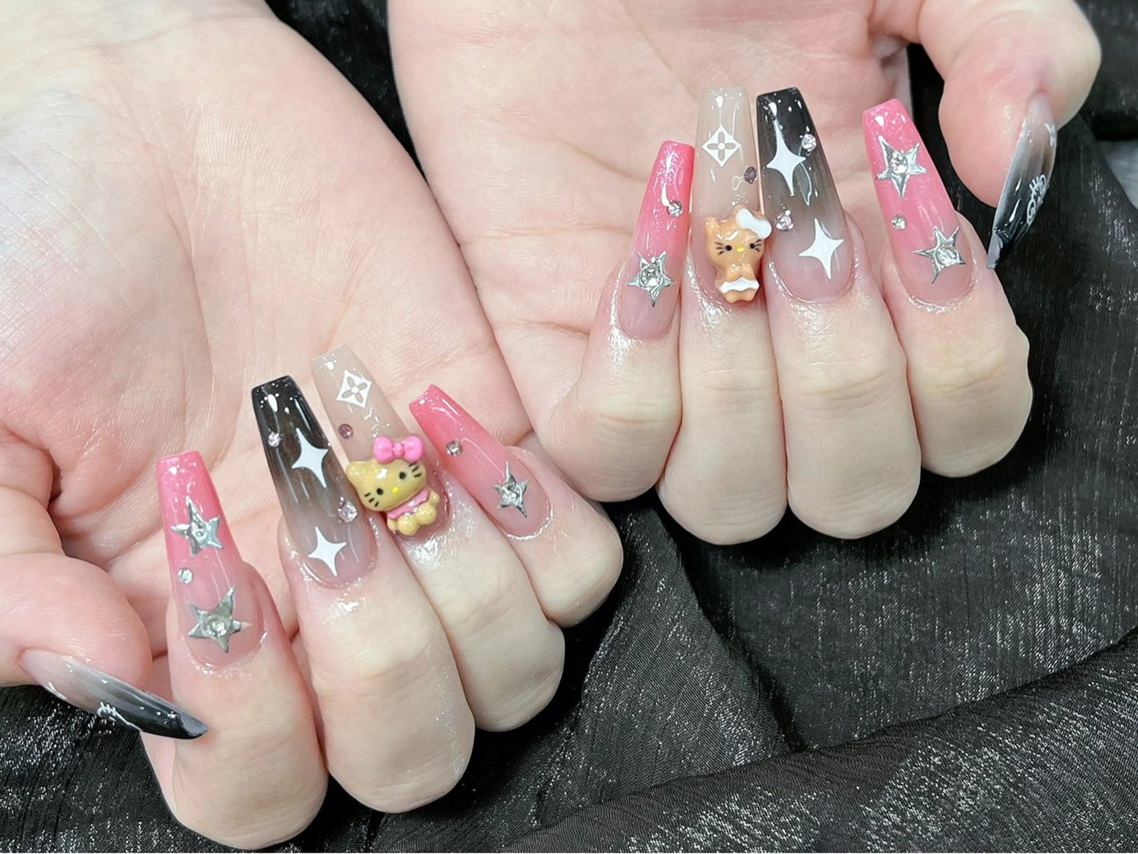 ロング ハンドネイル Echo Nail Salonのネイルデザイン
