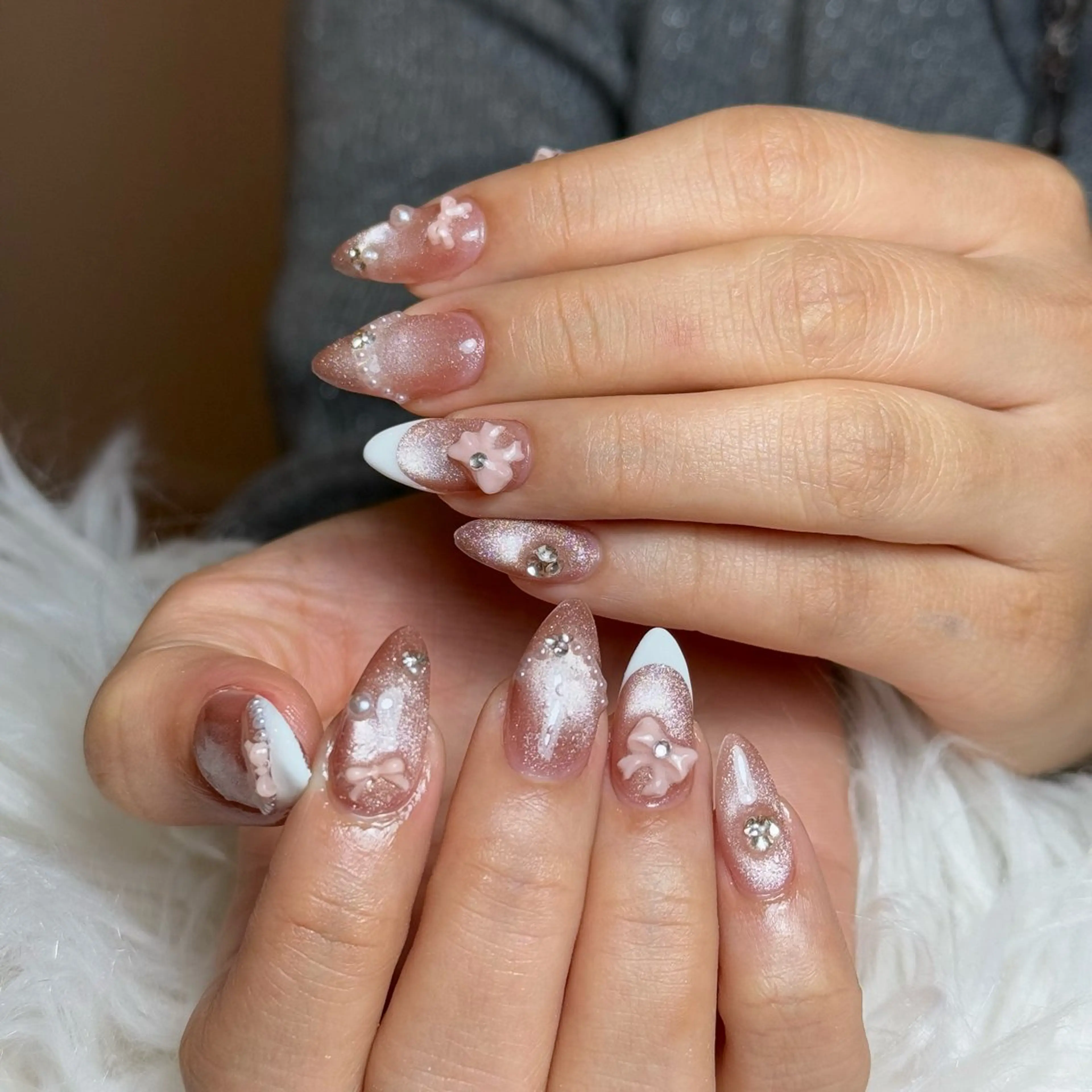 ネイル チークネイル フレンチネイル グラデーション キラキラネイル 韓国ネイル ハンドネイル Risa_ Nailのネイルデザイン