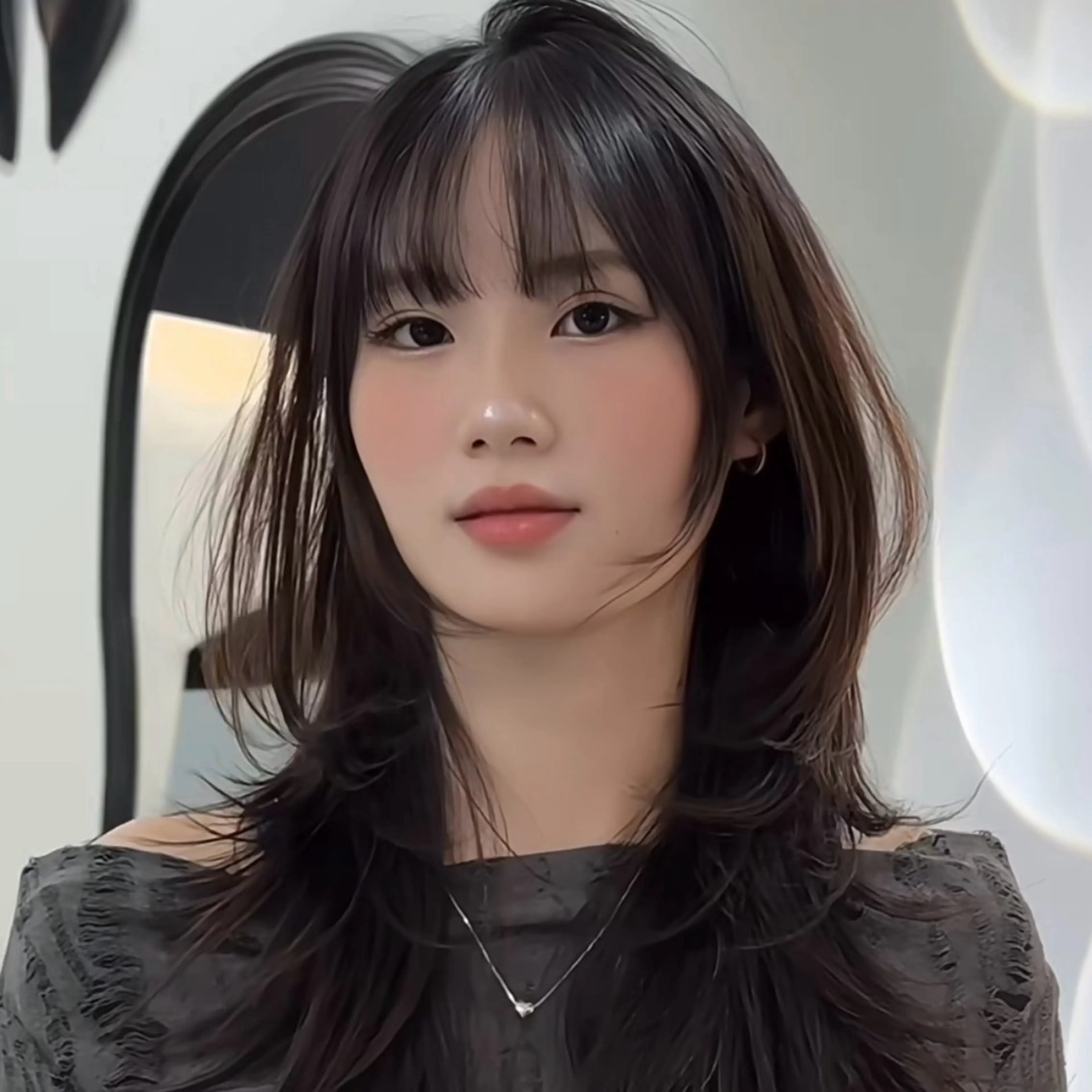 セミロング SHIN レイヤー‪‪カットのヘアスタイル