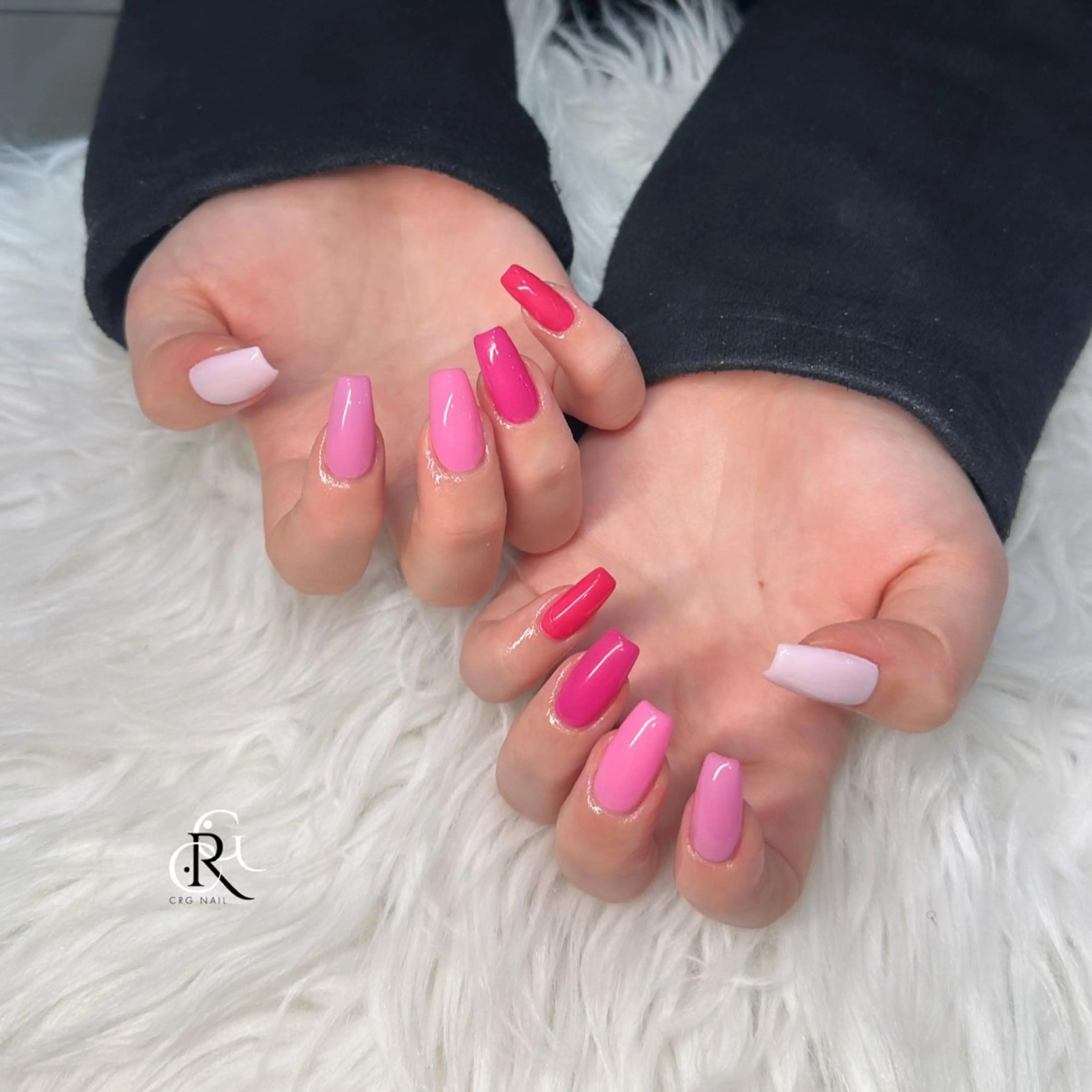 ネイル グラデーション ハンドネイル 美フォルム✨ CRG　RURIのネイルデザイン