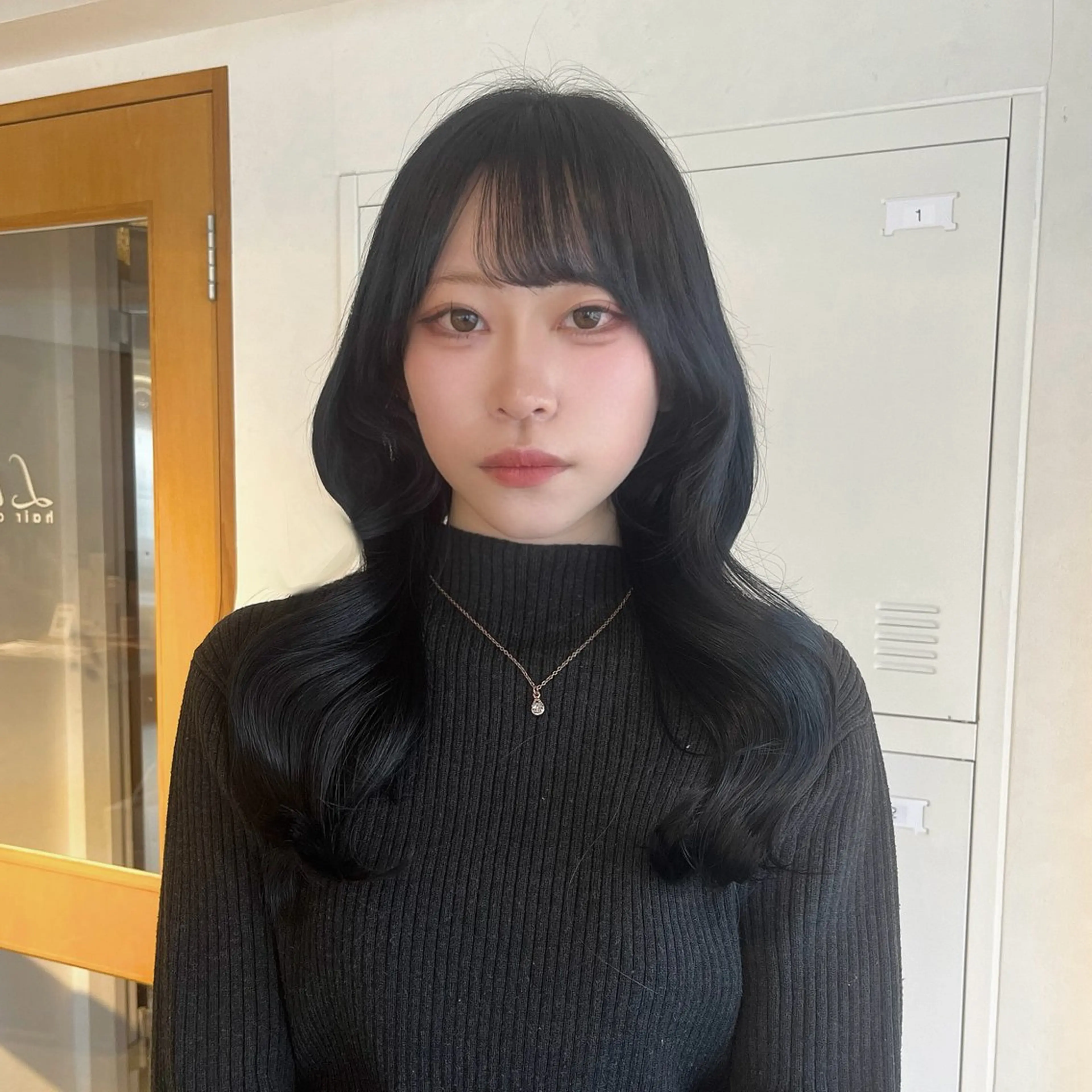 ロング くびれヘア 韓国風ヘア ロング カット ヘアカラー Lien所属・Mako 【艶髪/韓国ヘア】のヘアスタイル