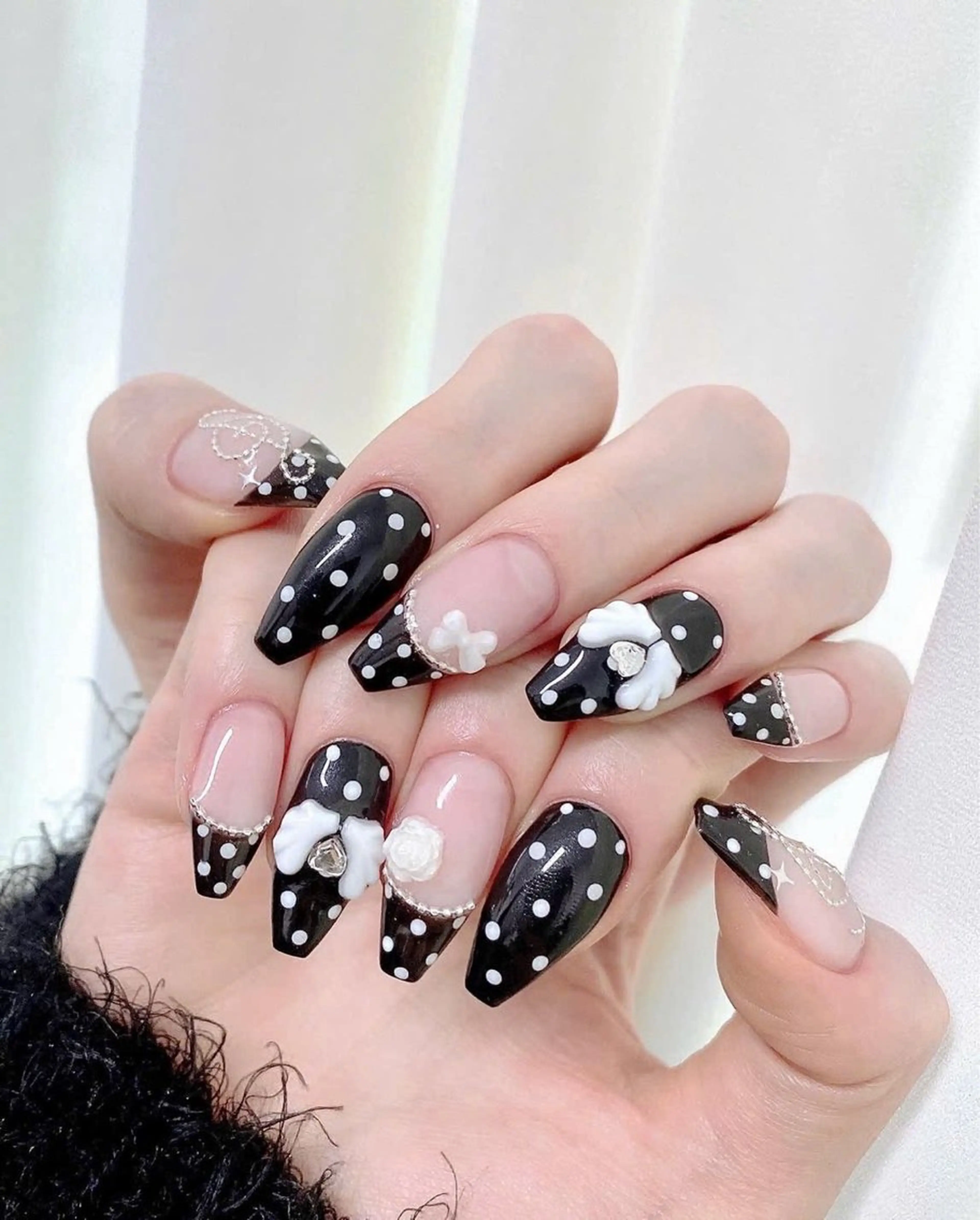 ネイル フラッシュネイル フレンチネイル グラデーション キラキラネイル 韓国ネイル Lina nail所属・Lunaa 池袋のネイルデザイン