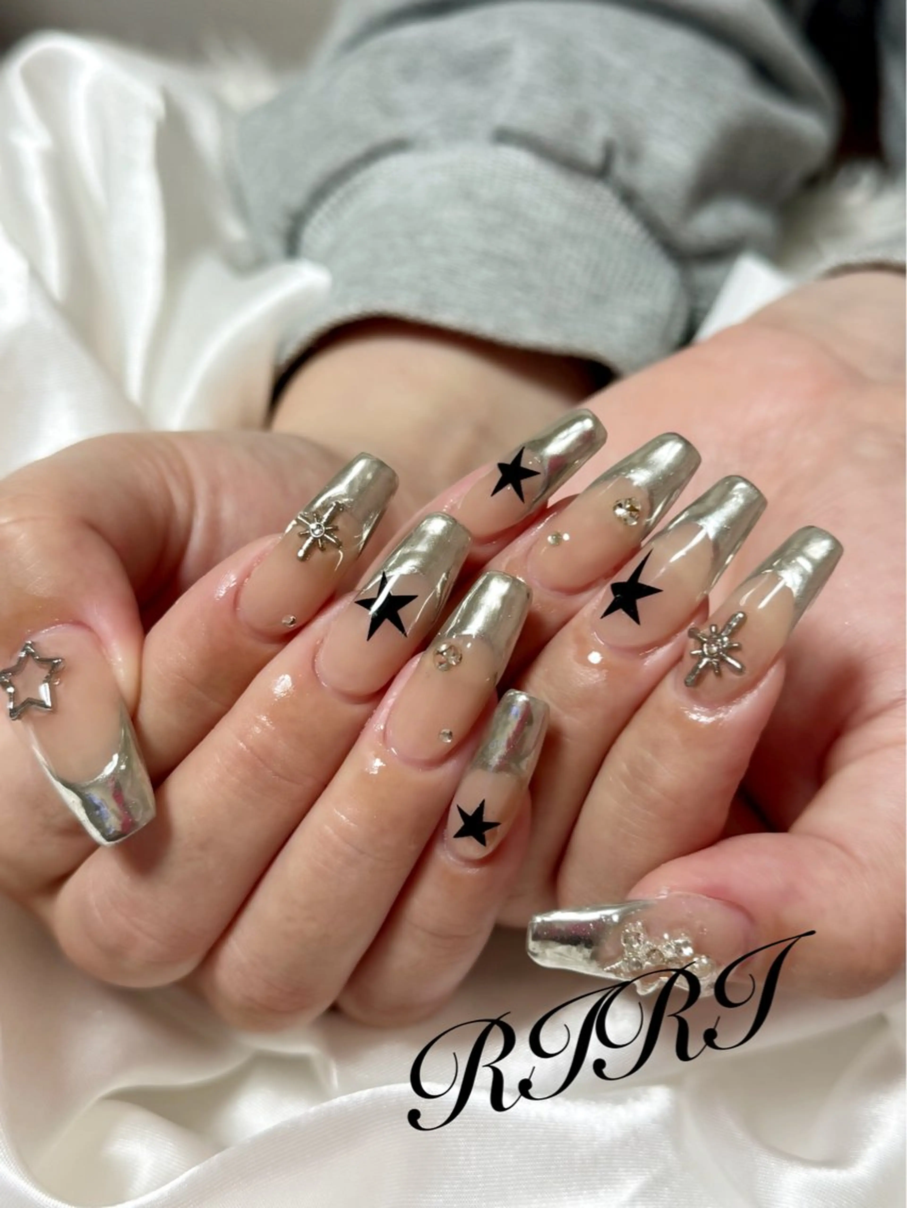 ネイル フレンチネイル ジェルネイル ロングネイル ミラーネイル スカルプネイル ハンドネイル riri オーナーのネイルデザイン