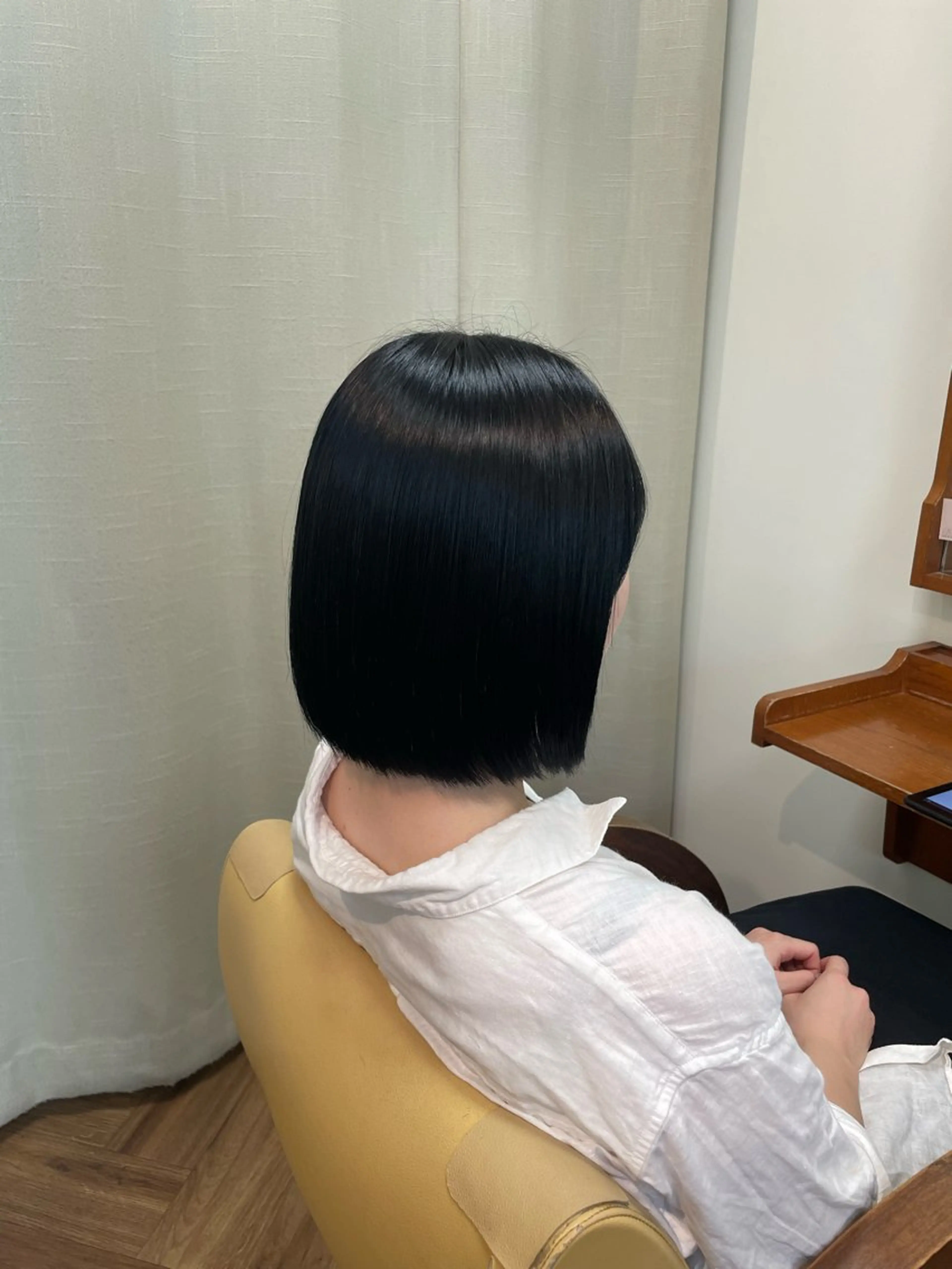 ミディアム 切りっぱなしボブ ボブ 縮毛矯正 hygge　元住吉店所属・望月 千絵のヘアスタイル