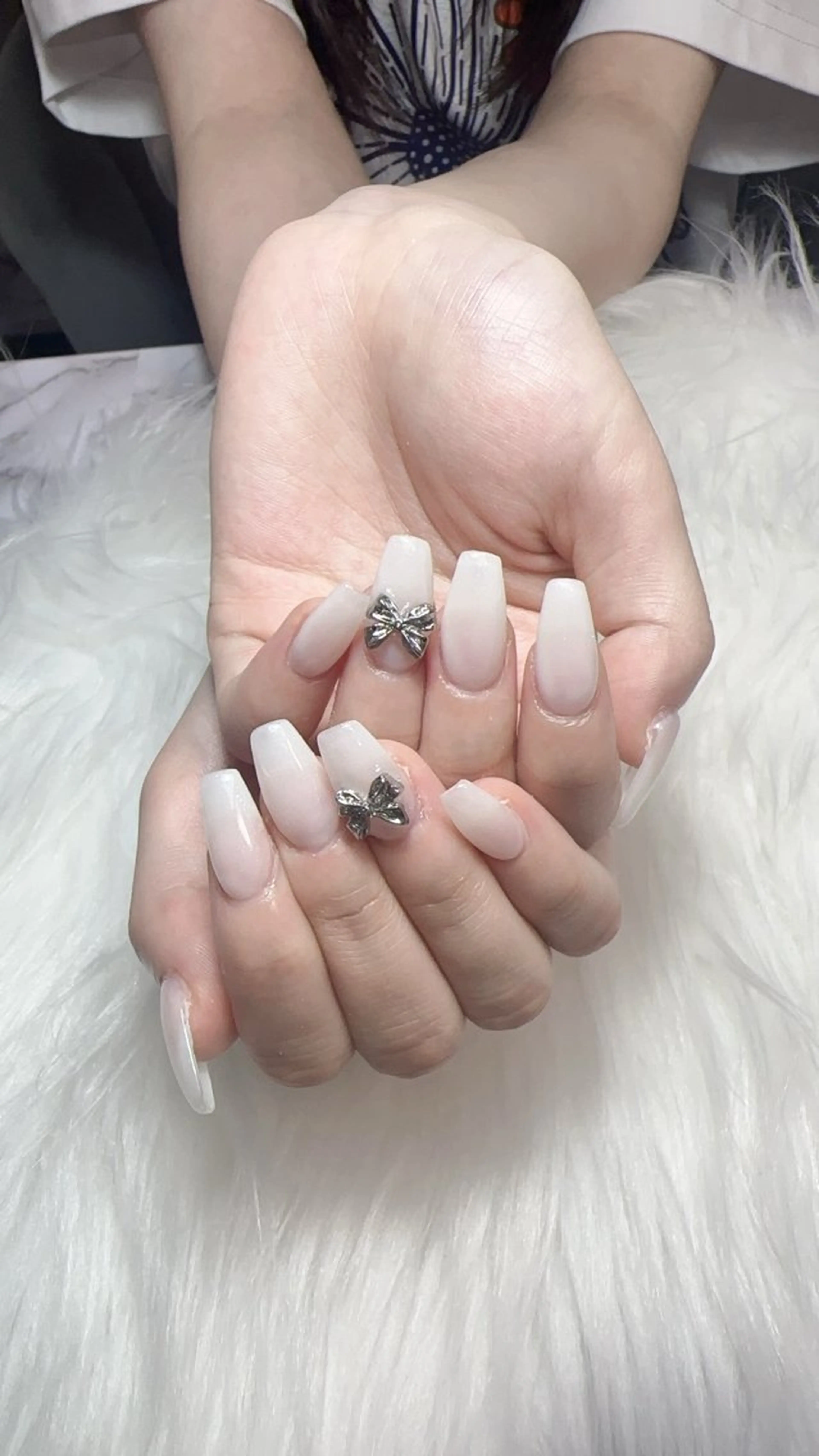 カラー 西野 カナのネイルデザイン