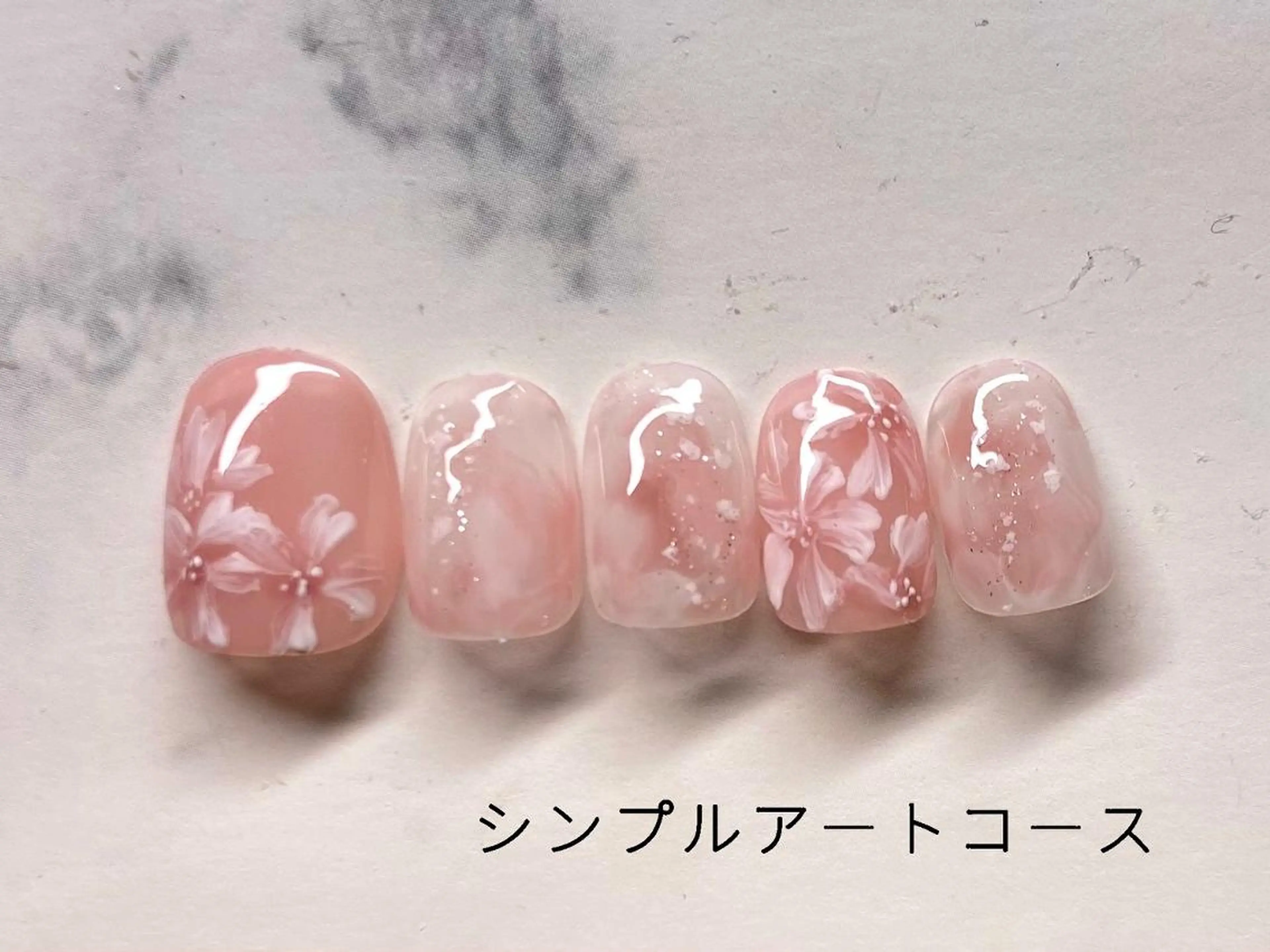 ミディアム ハンドネイル ネイルサロン Bliss（ブリス）のネイルデザイン