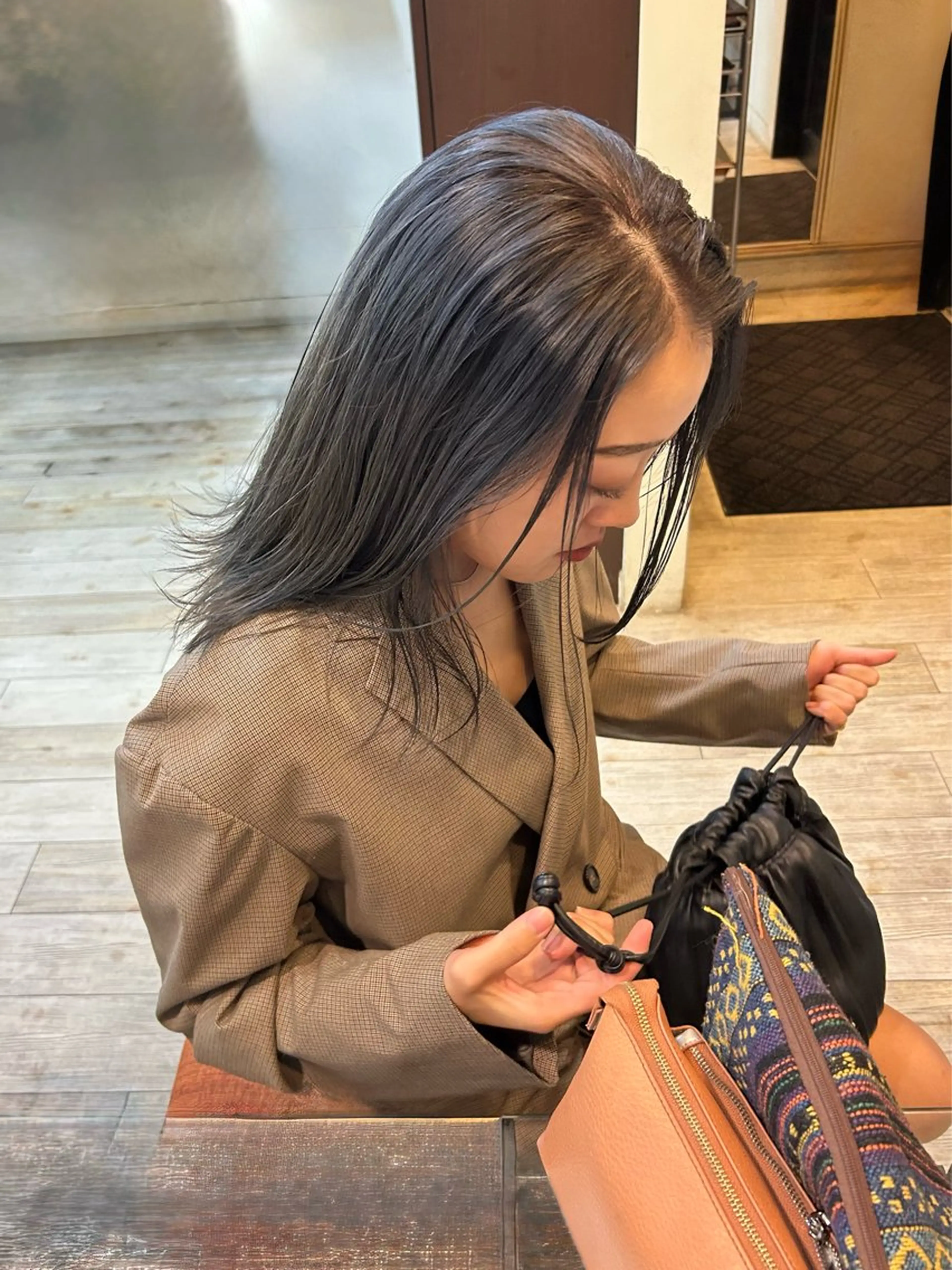 ミディアム カラー カット ヘアカラー ルプラボウ  藤原 千紗のヘアスタイル