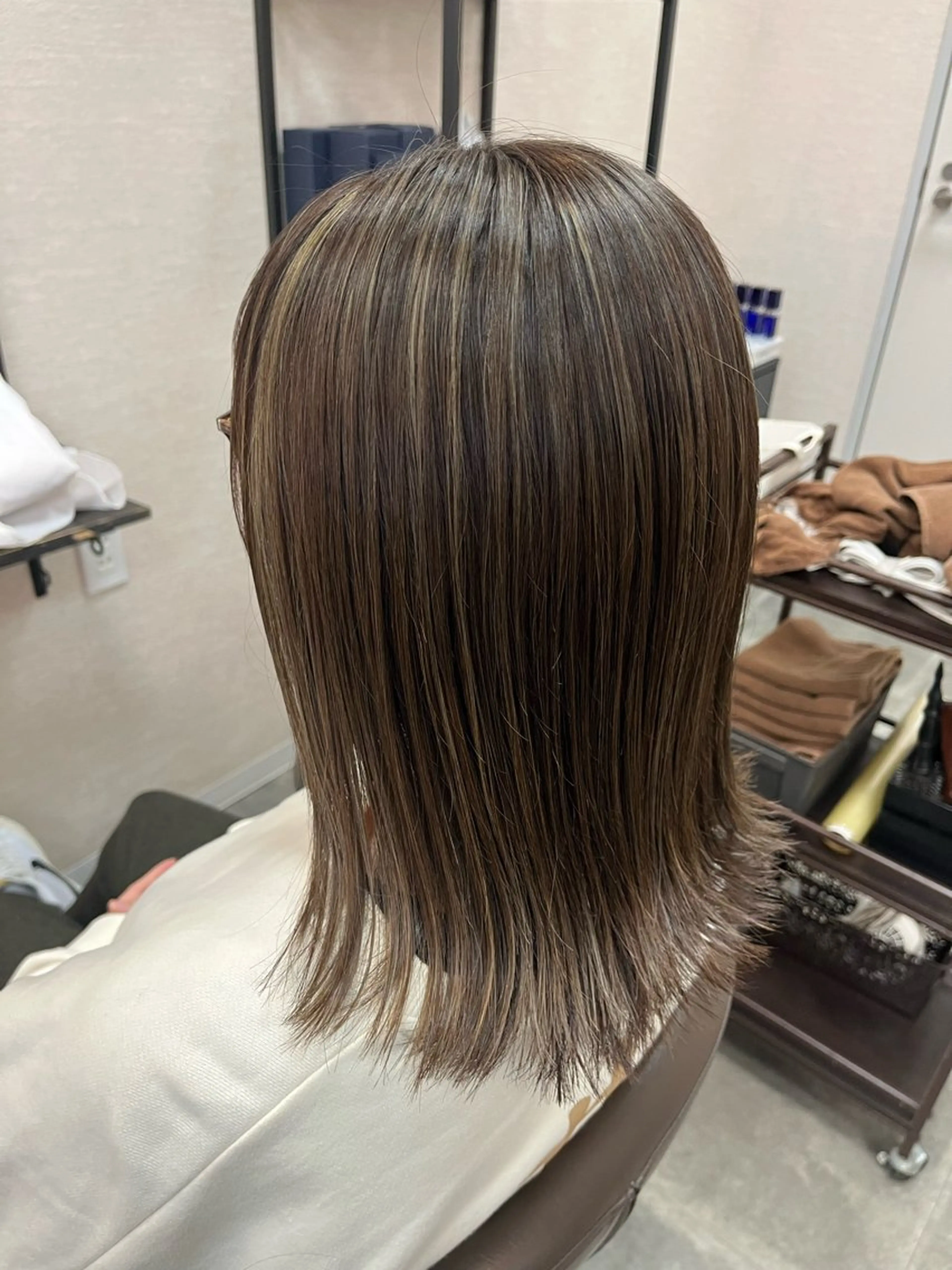 ミディアム 鈴木 絢奈のヘアスタイル