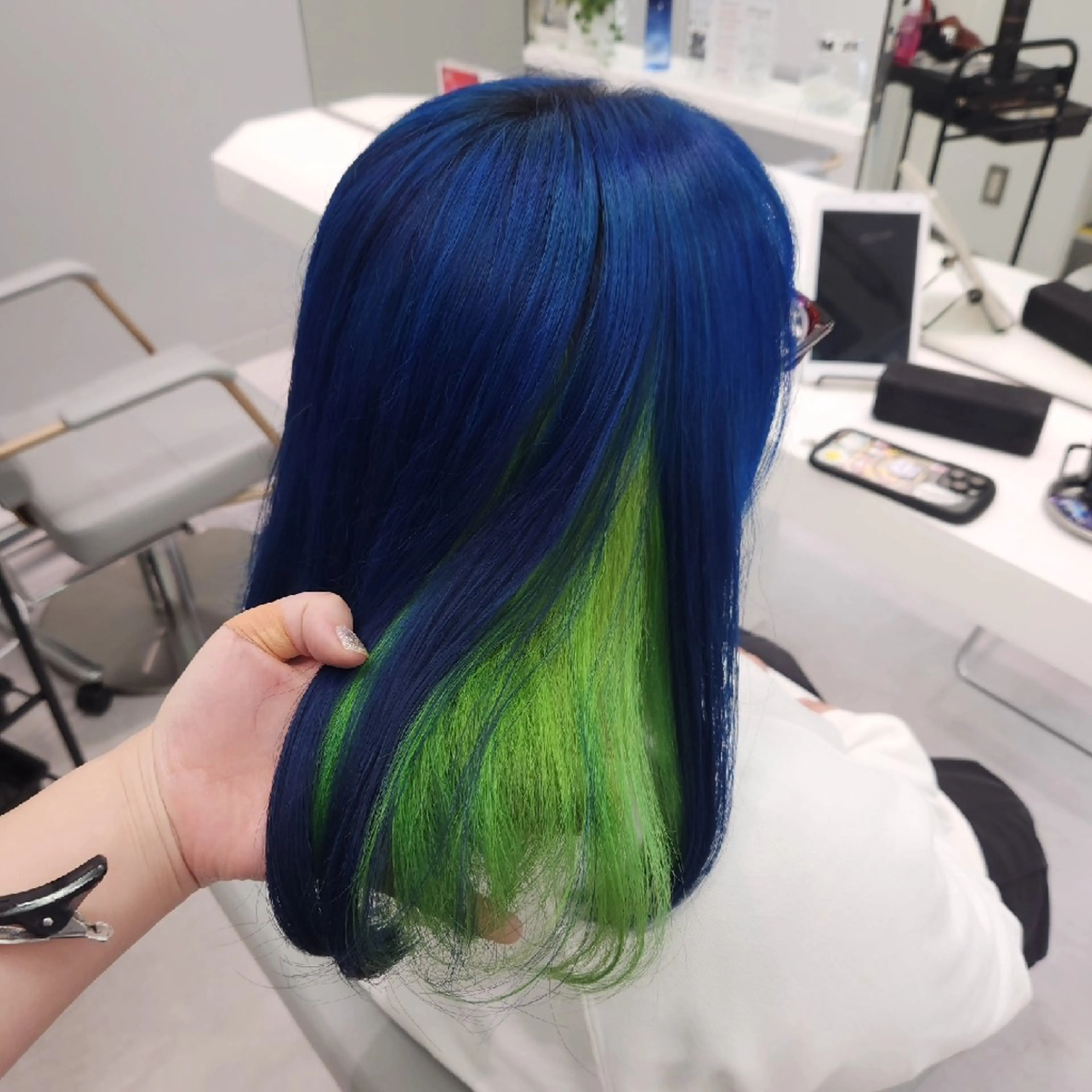 セミロング カラー ヘアカラー トリートメント 推しアニメカラー🌈 ツヤ透明感カラー🦄のヘアスタイル