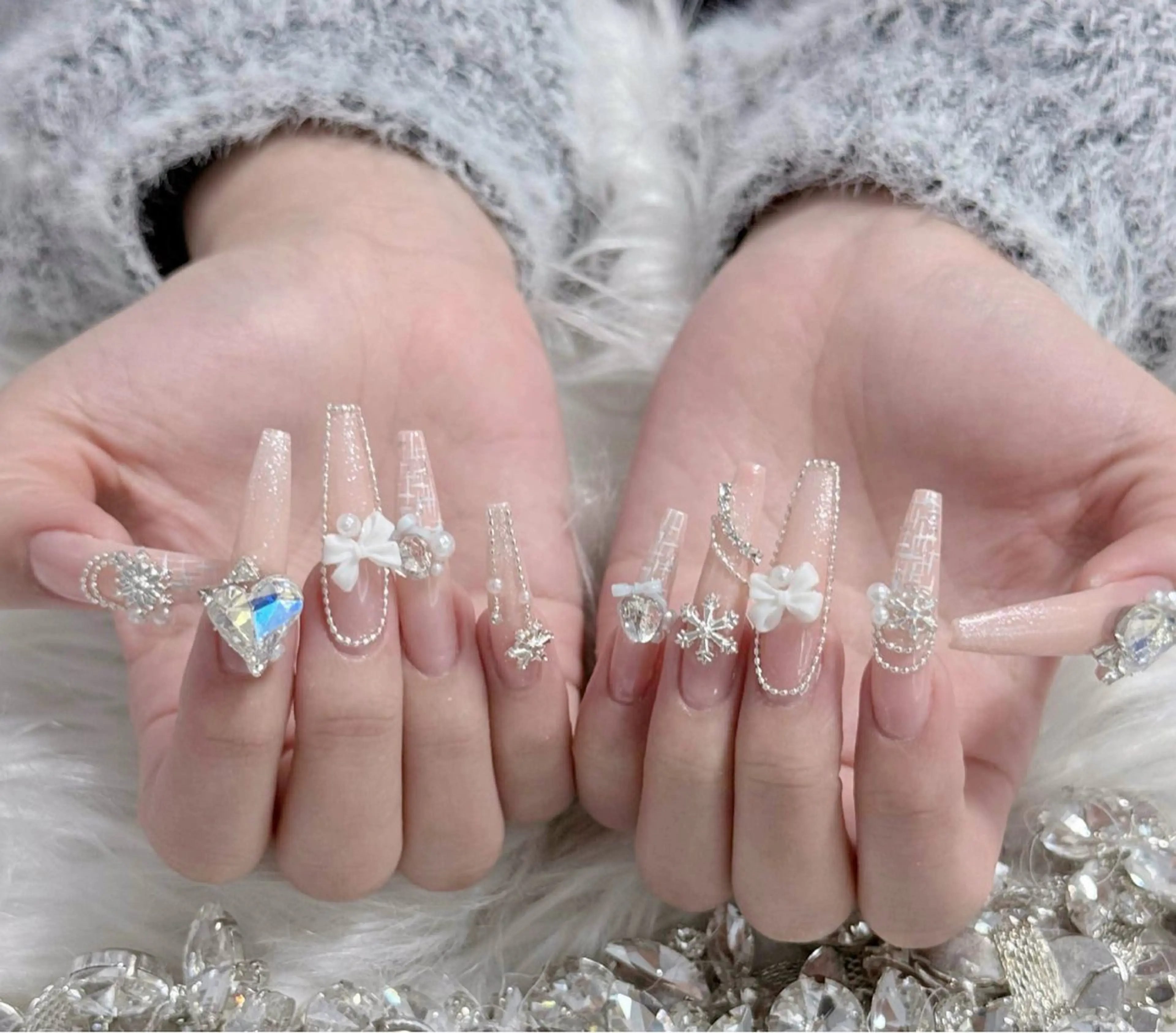 ネイル チークネイル フレンチネイル グラデーション キラキラネイル マグネットネイル ハンドネイル LilyLala Nailsalonのネイルデザイン