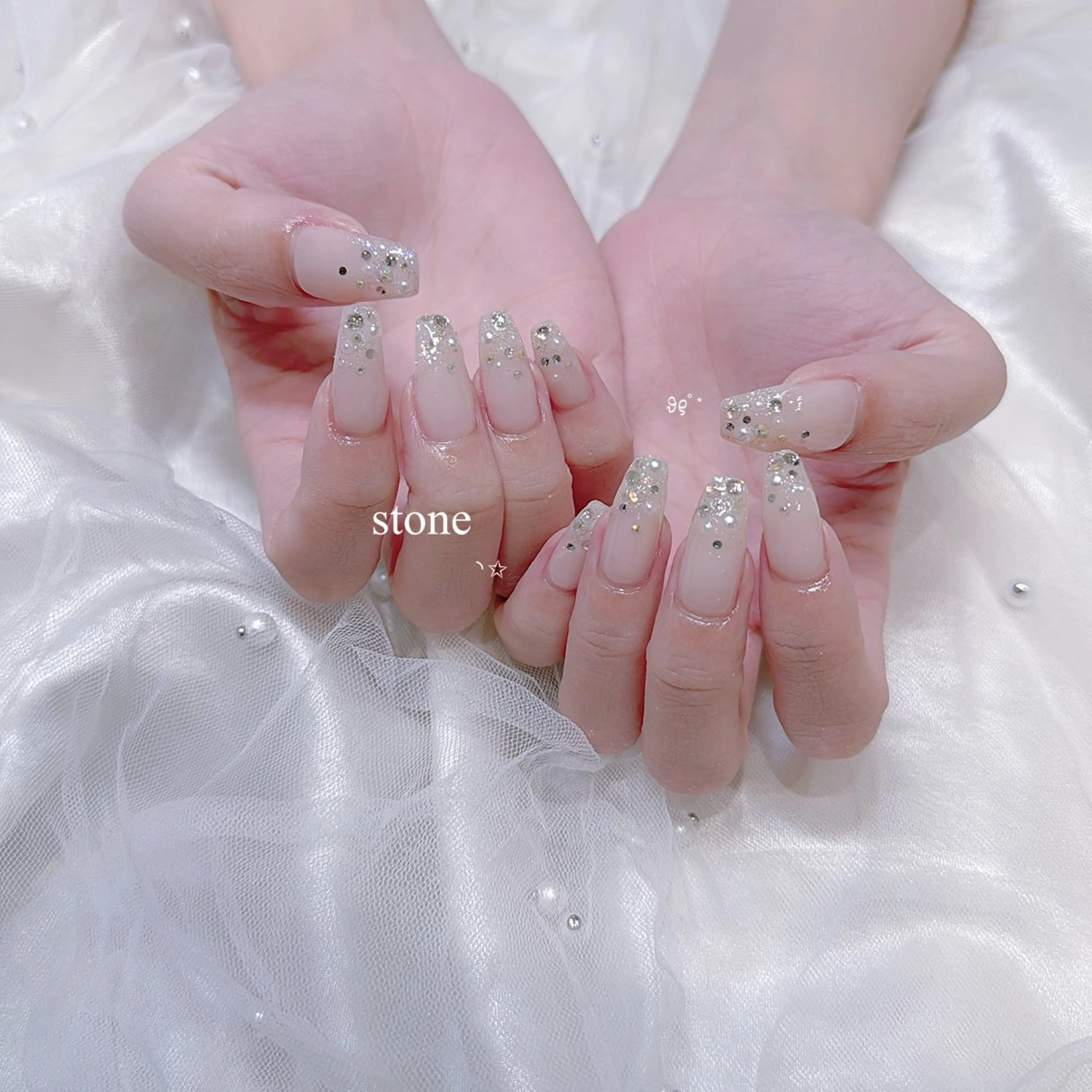 ネイル オーロラネイル ラメ(グリッター) ストーンネイル ハンドネイル GOTODAYシェアサロン名古屋PARCO店所属・୨୧ ayakaのネイルデザイン