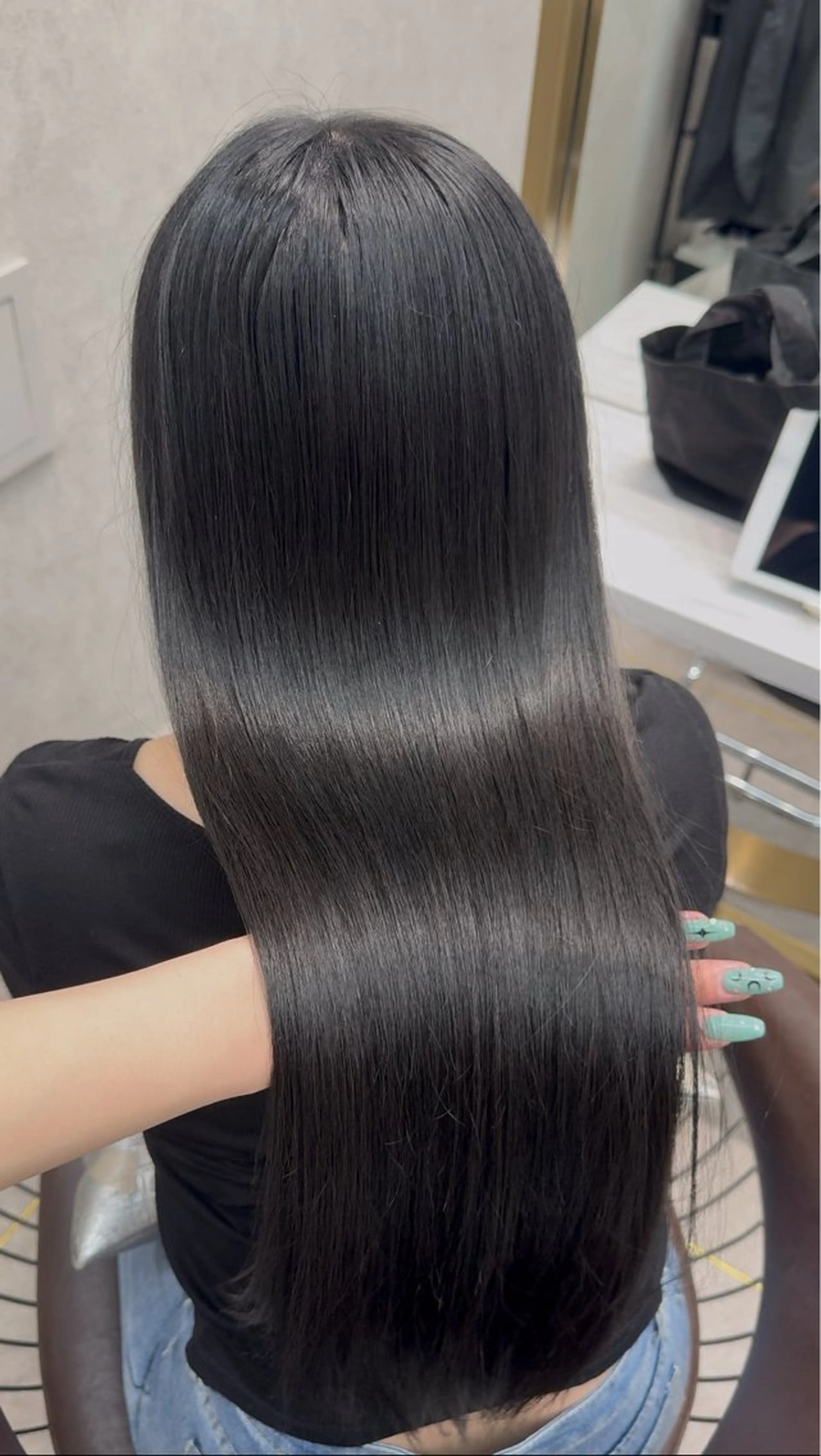 ロング 韓国風ヘア ヘアカラー トリートメント Nanami / ベージュ/グレージュのヘアスタイル