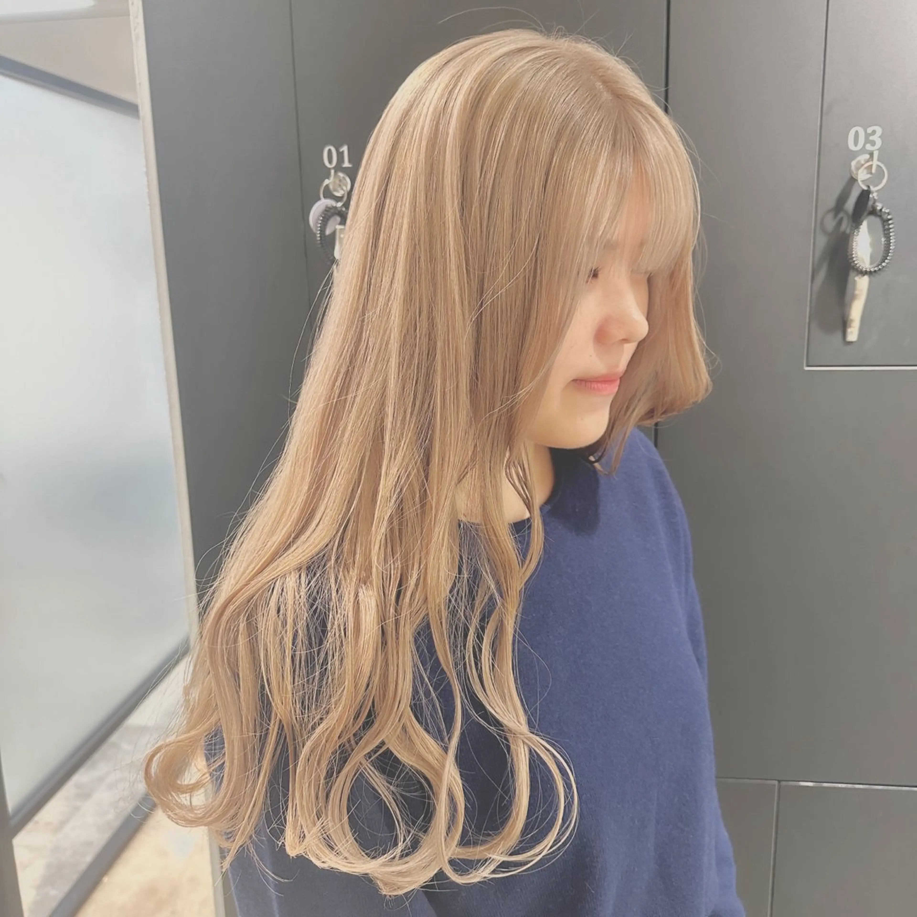 ロング カラー ヘアカラー ハイトーン･髪質改善 MIOKAのヘアスタイル