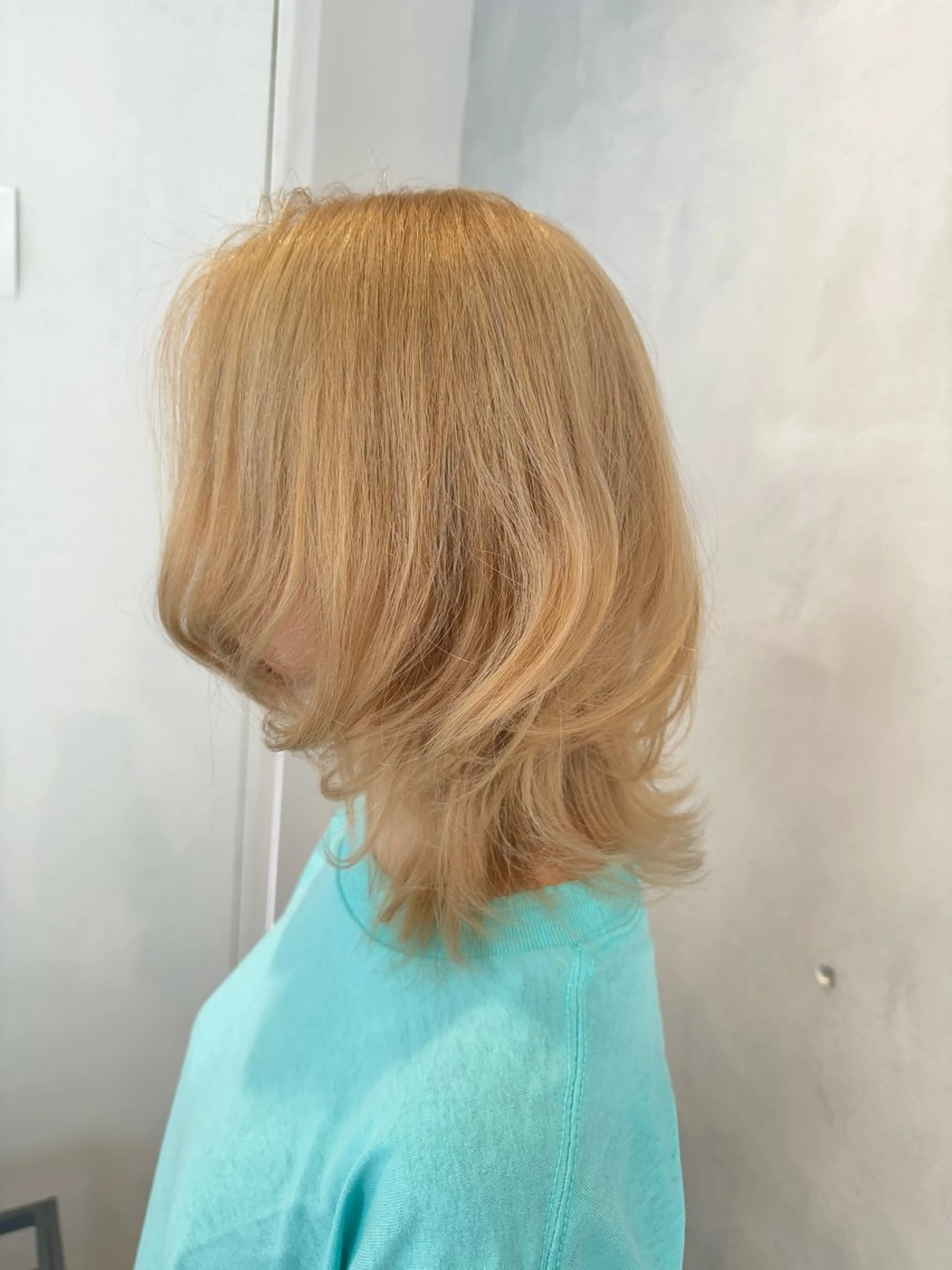セミロング カラー ブロンド ハイトーンカラー ヘアカラー トリートメント 透明感カラー✨艶髪 制作🌱山根あゆみのヘアスタイル