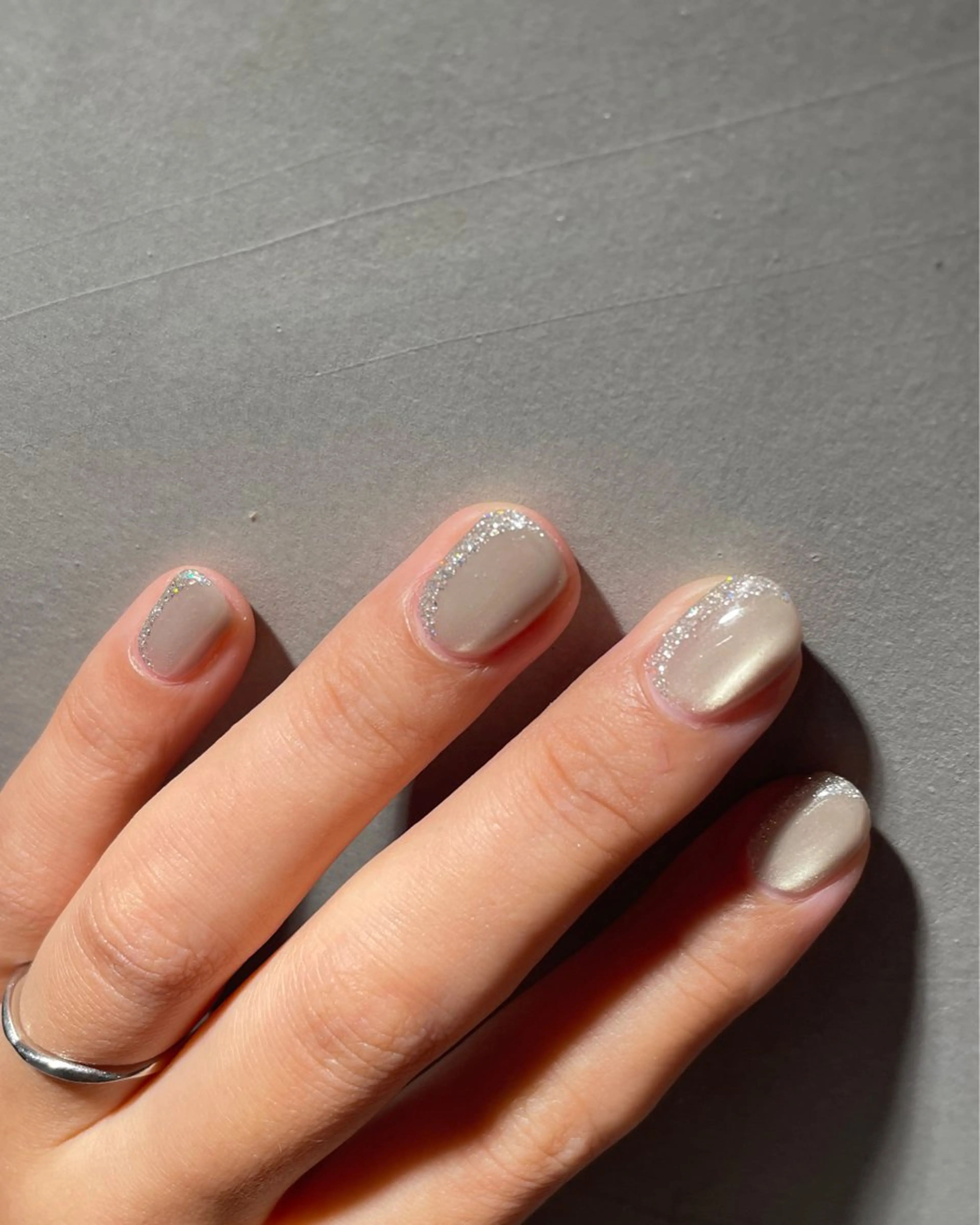 ネイル ハンドネイル Nailsalon Repos.所属・Rika🌼 シンプル•マグネットのネイルデザイン