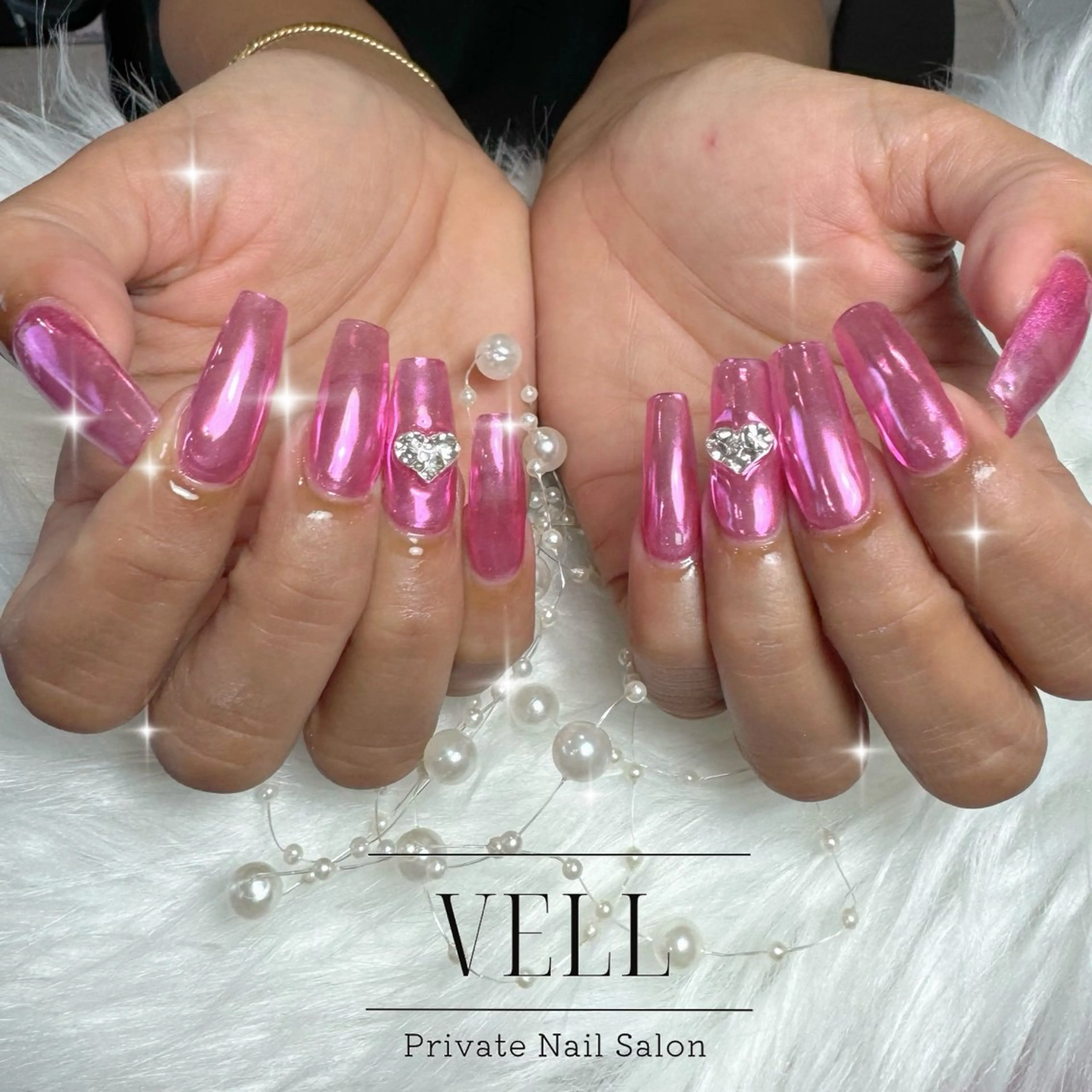 ネイル ミラーネイル ハンドネイル ﾈｲﾙｻﾛﾝ Vellのネイルデザイン