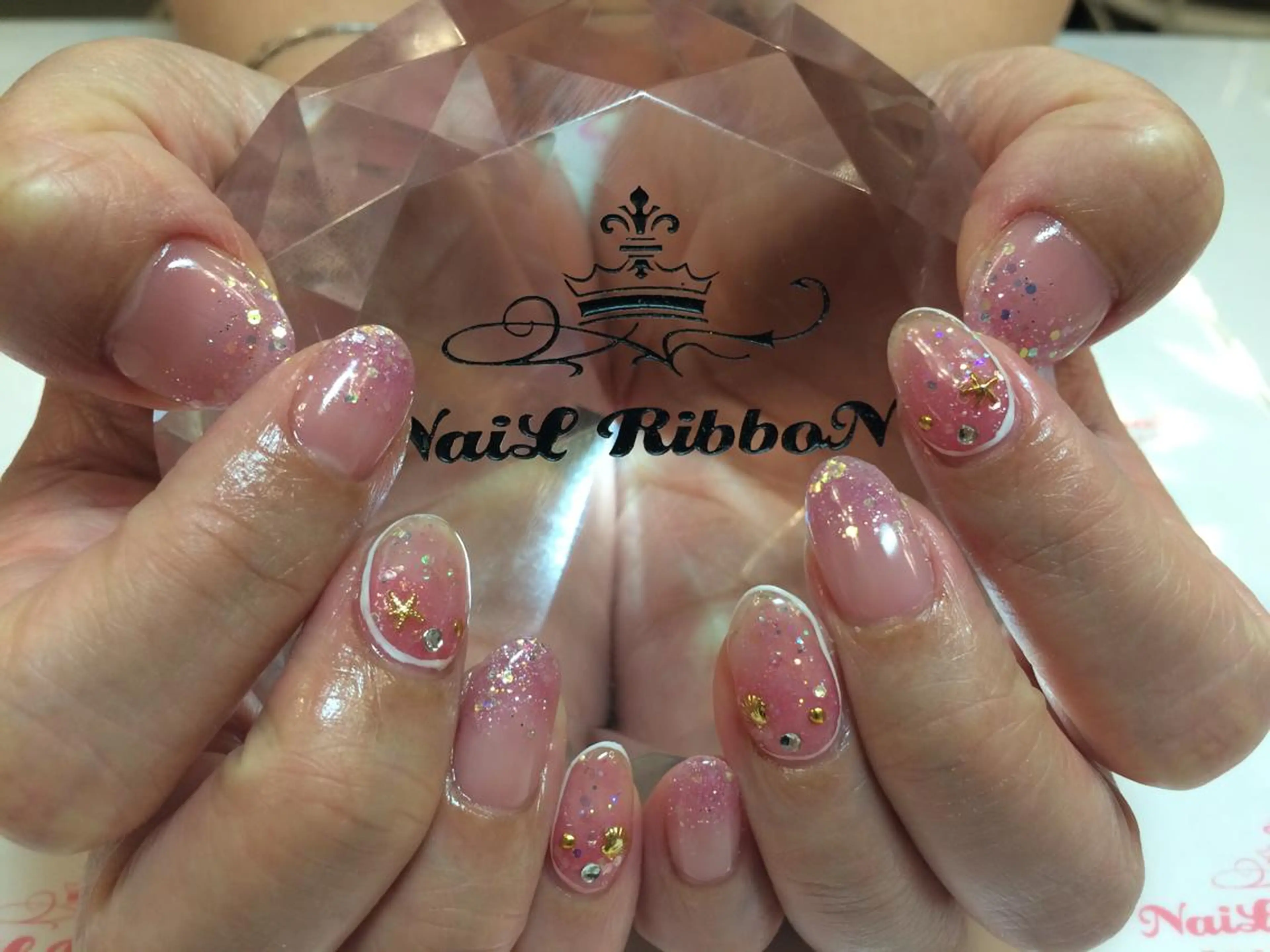 ネイル ネイルリボン 受付スタッフのネイルデザイン