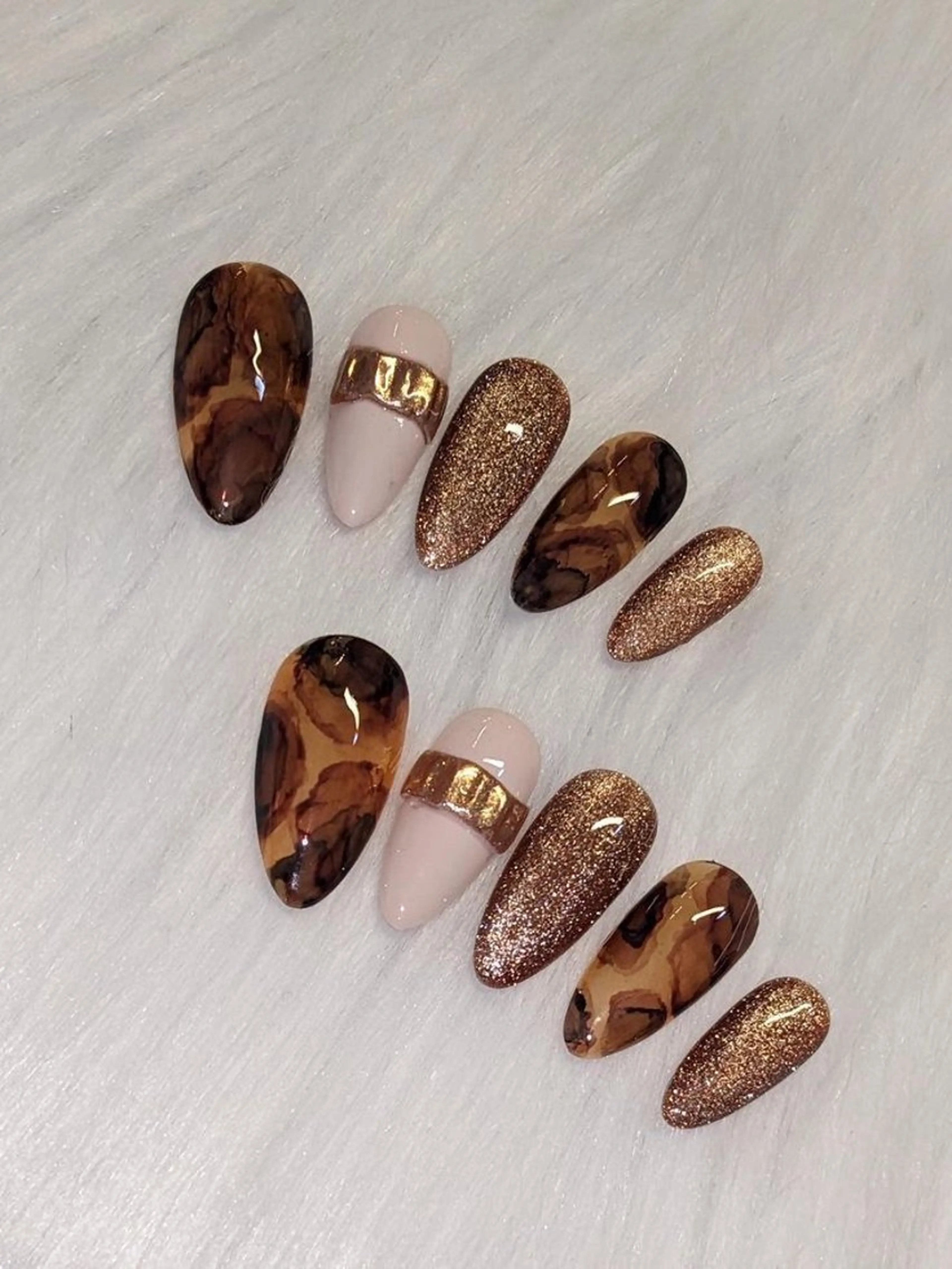 ネイル ブラウン チークネイル 桜ネイル 長さ出し フットネイル ハンドネイル XIINH NAIL SALONのネイルデザイン