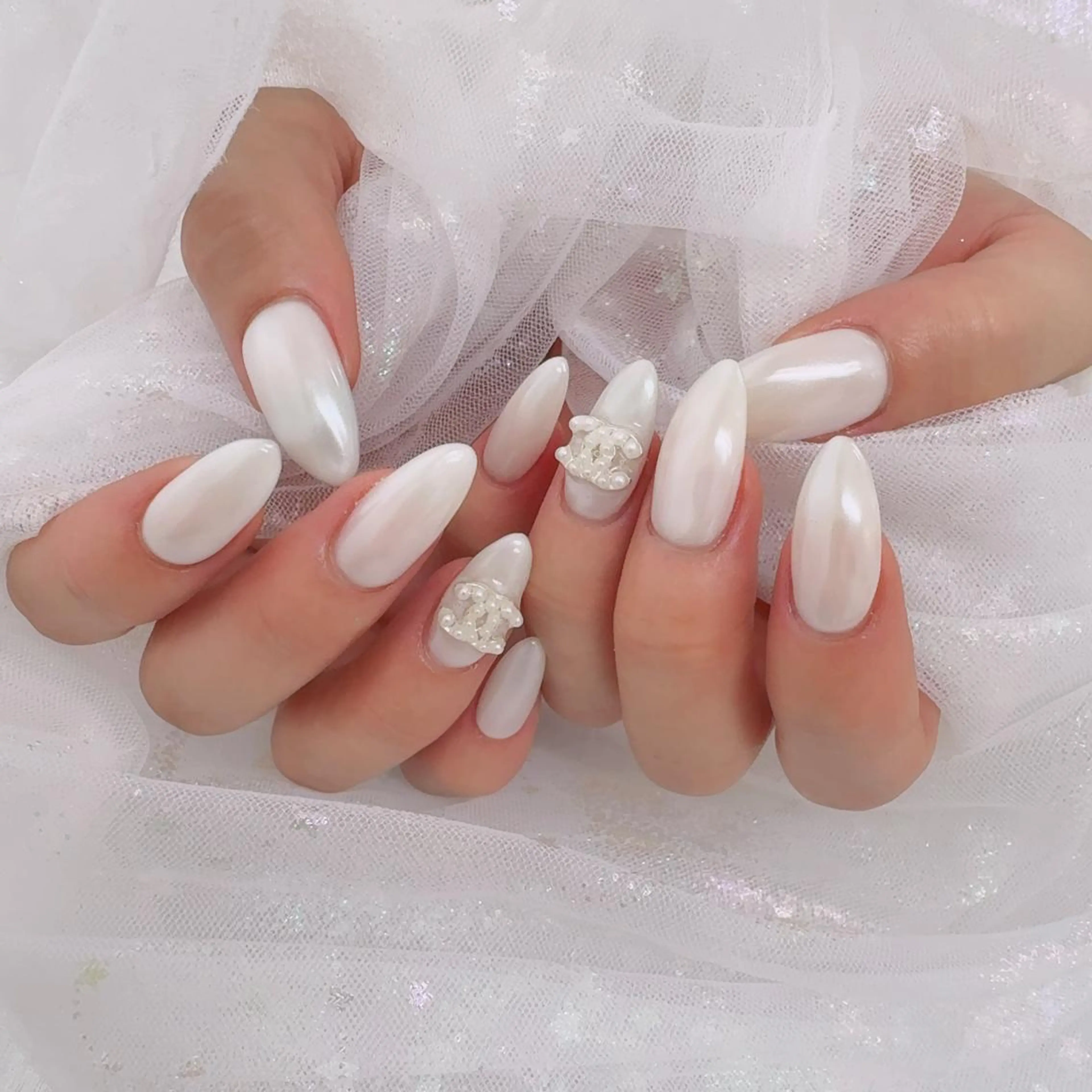 セミロング ハンドネイル 𝑰𝒕𝒐 𝑵のネイルデザイン