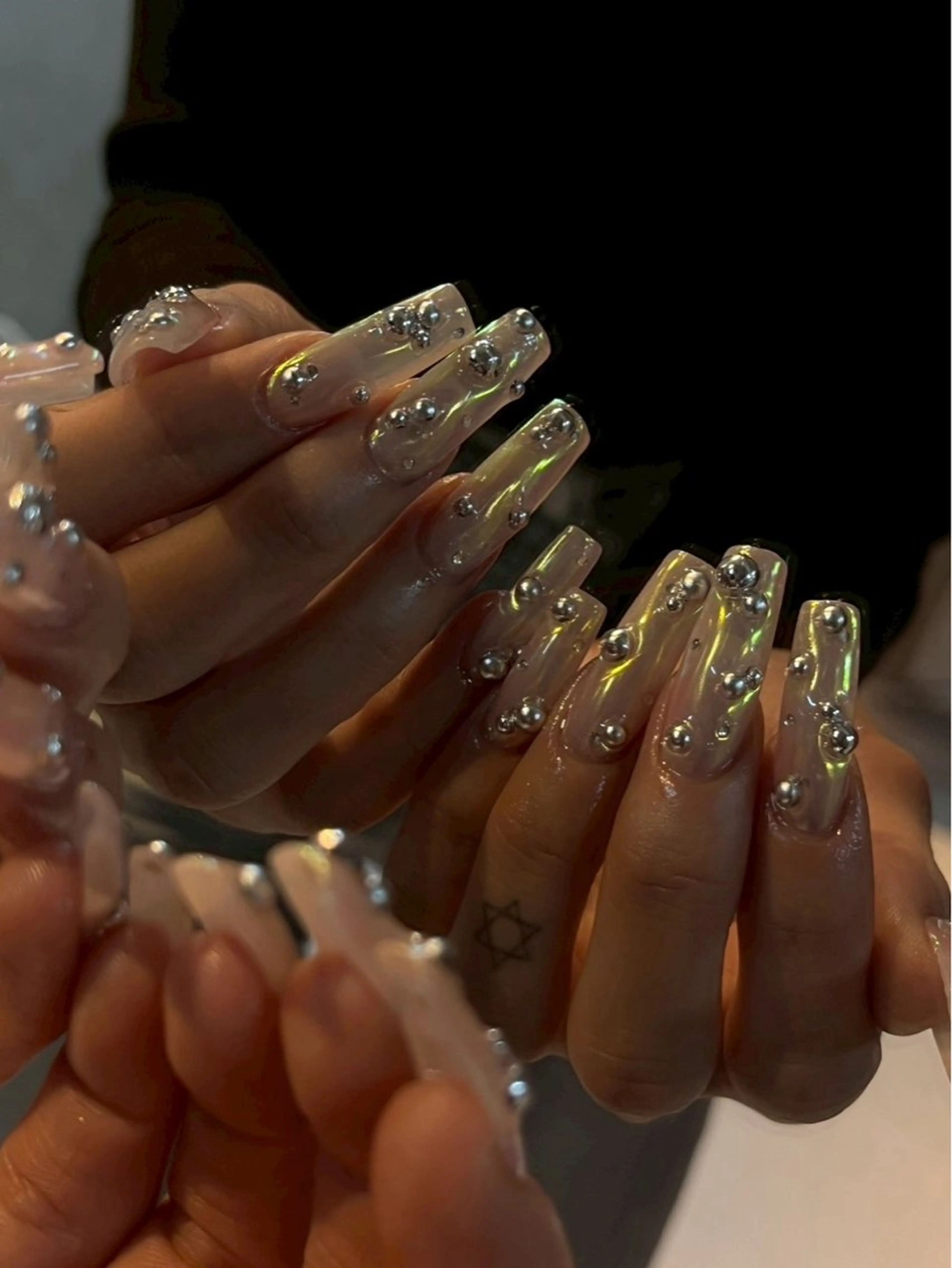 ネイル オーロラネイル 氷ネイル・うるうるネイル ロングネイル ハンドネイル SoLuna 【ソルナ】のネイルデザイン