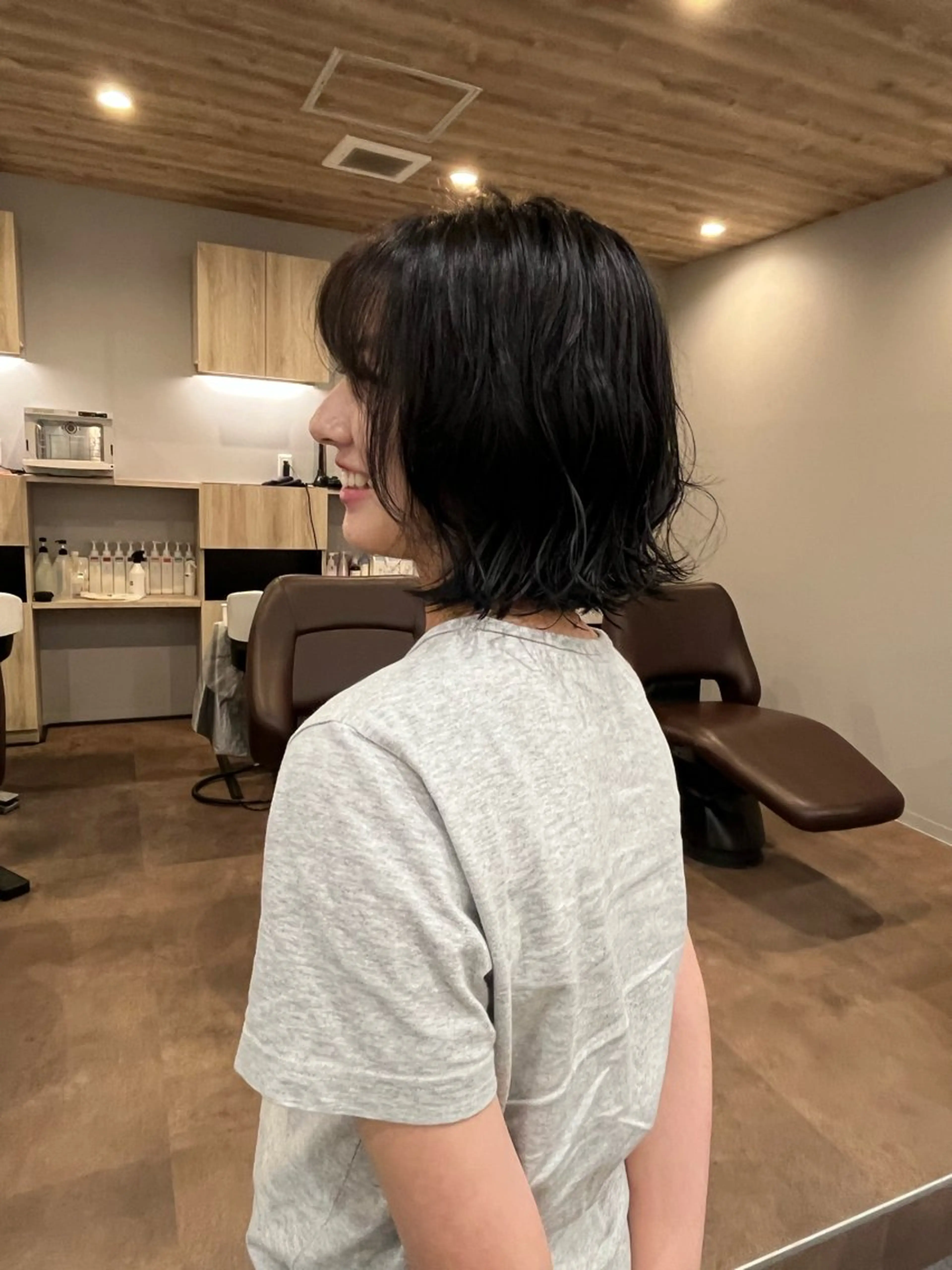 ミディアム カット パーマ 金井 美悠のヘアスタイル