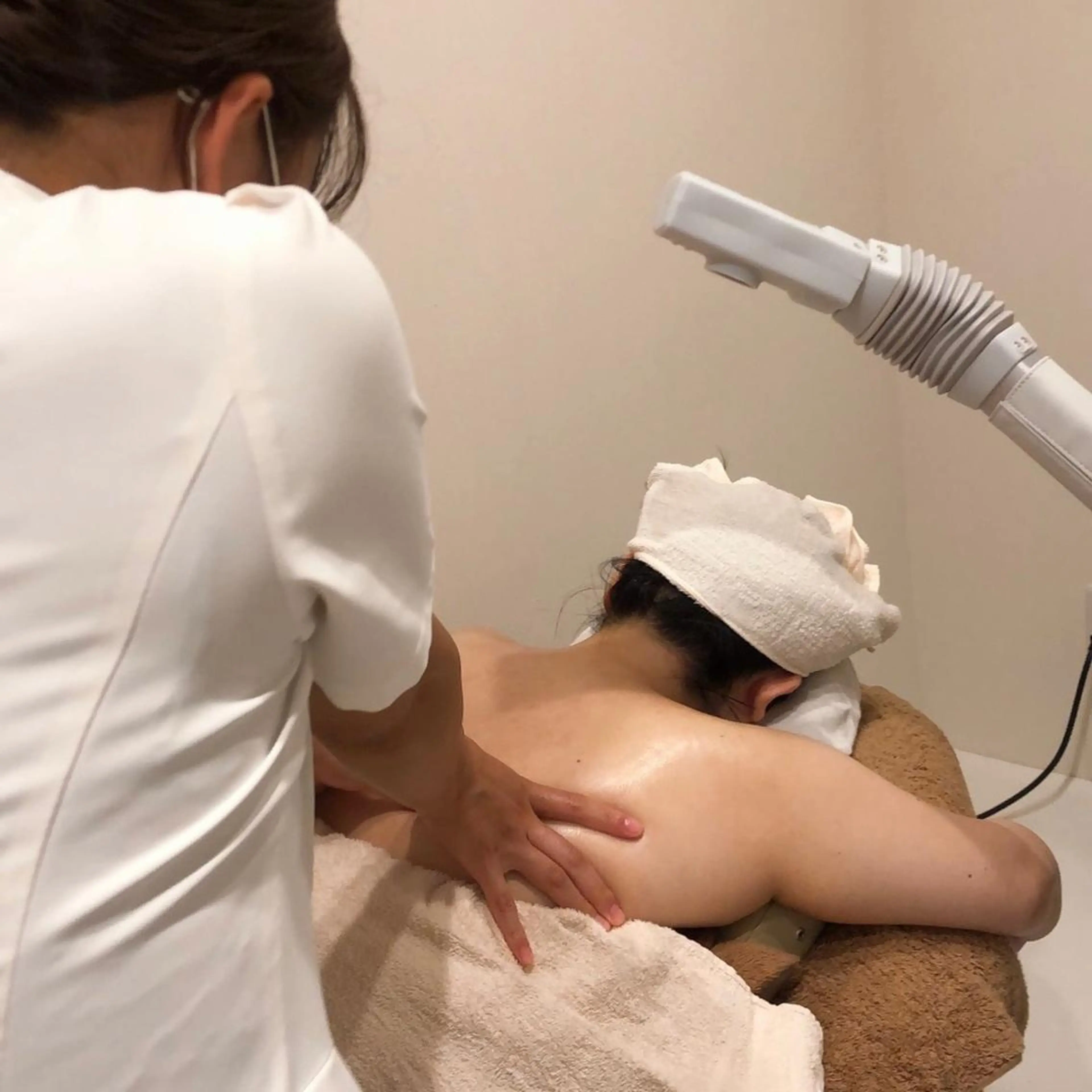 🕊背中美人！背中に羽が生えた？笑　ようなスッキリ感♪しっかりマッサージ🕊『アロマリラクゼーション』/背中マッサージの写真