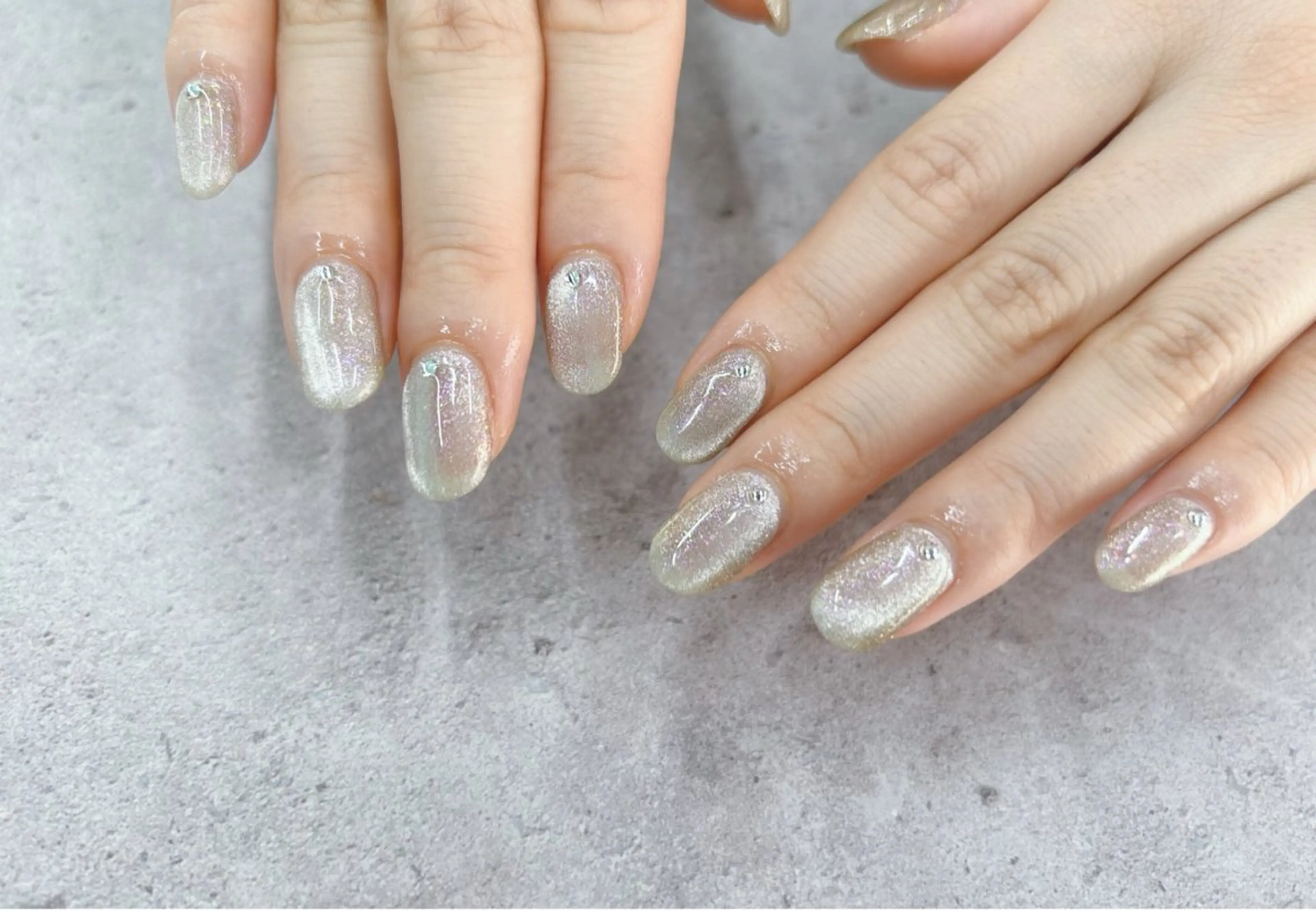 ネイル キラキラネイル ストーンネイル ハンドネイル Nail Salon agré所属・agré ネイルサロン　アグレのネイルデザイン