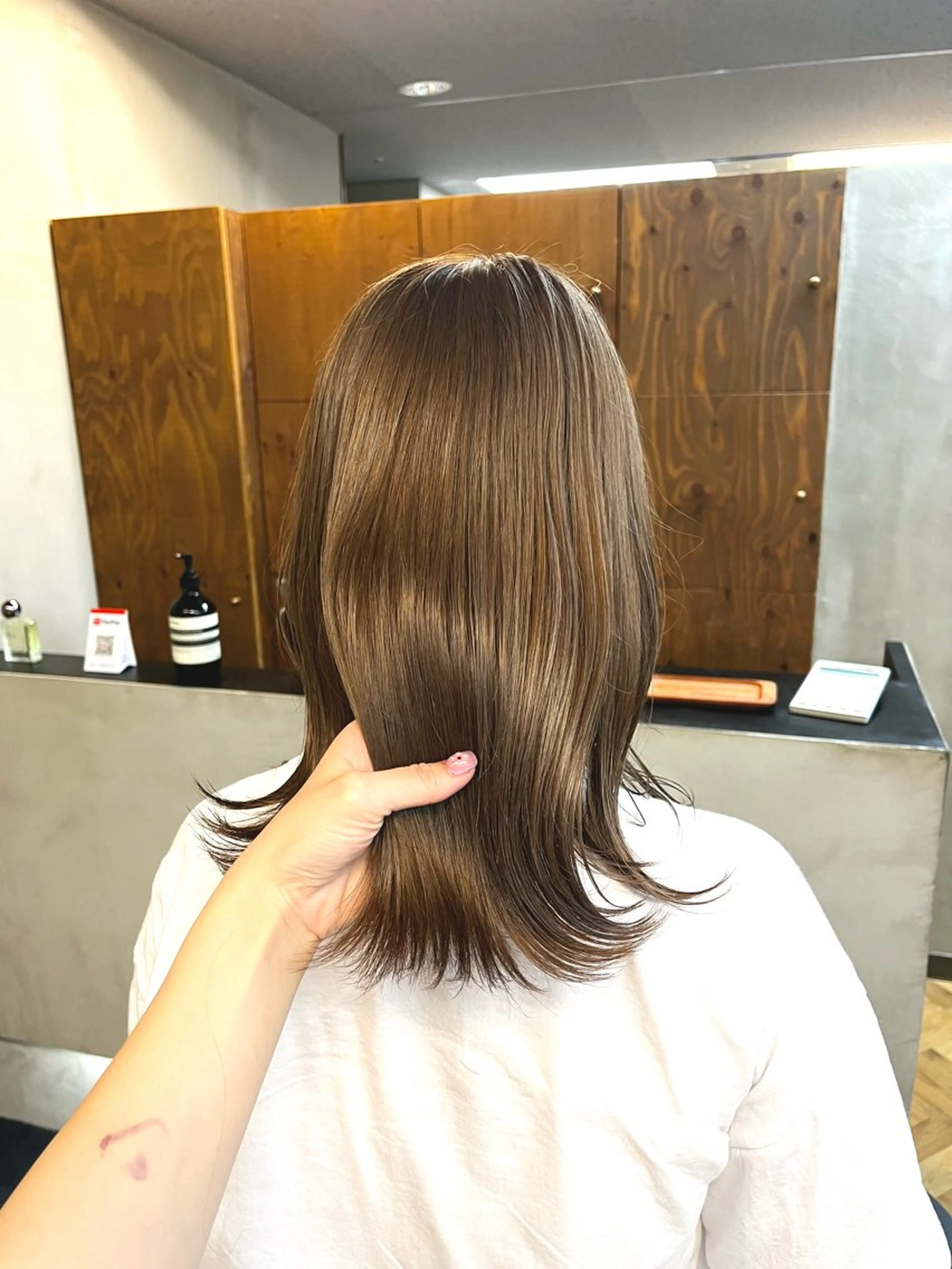 ミディアム カラー ヘアアレンジ ブリーチ ハイトーンカラー esu西梅田所属・ena/ブリーチなし 透け感ベージュ🎀のヘアスタイル